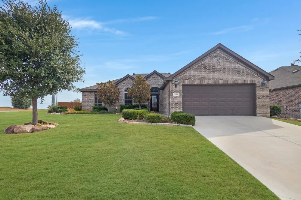 Single Family Residence For Sale in Denton County , 3712 Ann Arbor Lane, Denton, Texas 76207, 3 Bedroom, 2 Bathroom, 2 Garage spaces, 2,001 Sqft, built in 2016, mls#21386255, Real Estate Agent in Denton, Homes For Sale in Denton county, Homes For Sale in Denton, Realtor in Denton Texas, Real Estate Brokerage Independent Realty Texas, Luminita Cordes Realtor