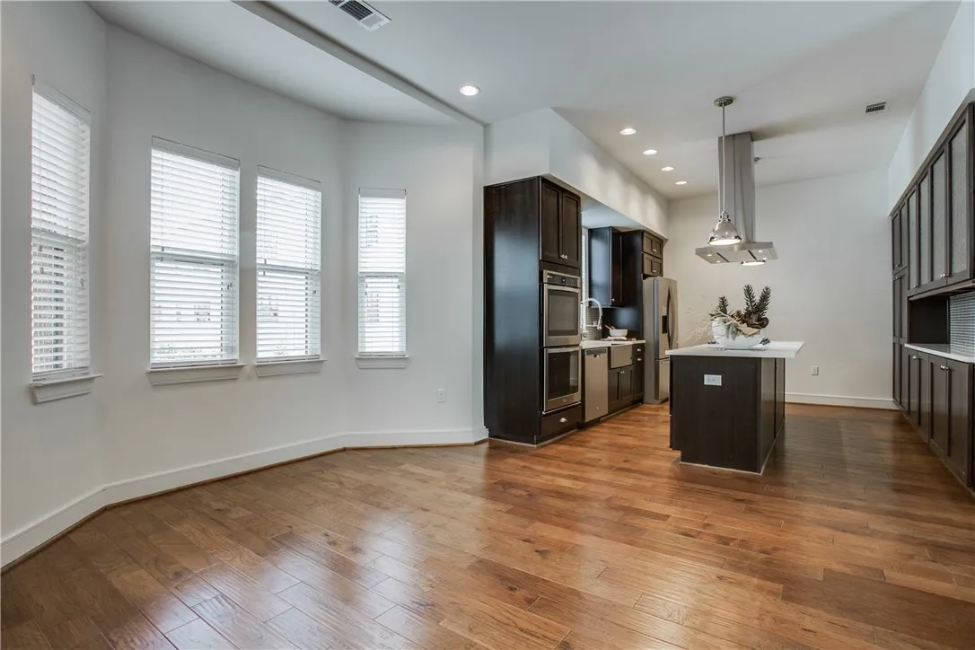 Townhouse For Rent in Dallas County , 2525 State Street 1113, Dallas, Texas 75201, 3 Bedroom, 4 Bathroom, 3 Garage spaces, 2,282 Sqft, built in 2016, mls#21396697, Real Estate Agent in Dallas, Homes For Rent in Dallas county, Homes For Rent in Dallas, Realtor in Dallas Texas, Real Estate Brokerage Independent Realty Texas, Luminita Cordes Realtor