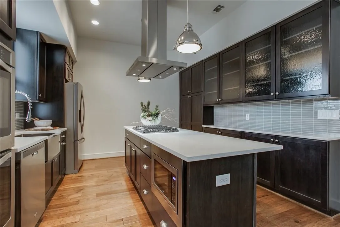 Townhouse For Rent in Dallas County , 2525 State Street 1113, Dallas, Texas 75201, 3 Bedroom, 4 Bathroom, 3 Garage spaces, 2,282 Sqft, built in 2016, mls#21396697, Real Estate Agent in Dallas, Homes For Rent in Dallas county, Homes For Rent in Dallas, Realtor in Dallas Texas, Real Estate Brokerage Independent Realty Texas, Luminita Cordes Realtor