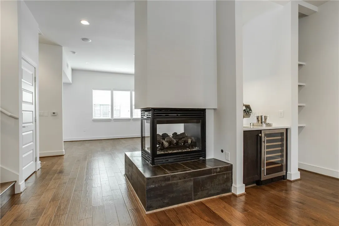Townhouse For Rent in Dallas County , 2525 State Street 1113, Dallas, Texas 75201, 3 Bedroom, 4 Bathroom, 3 Garage spaces, 2,282 Sqft, built in 2016, mls#21396697, Real Estate Agent in Dallas, Homes For Rent in Dallas county, Homes For Rent in Dallas, Realtor in Dallas Texas, Real Estate Brokerage Independent Realty Texas, Luminita Cordes Realtor