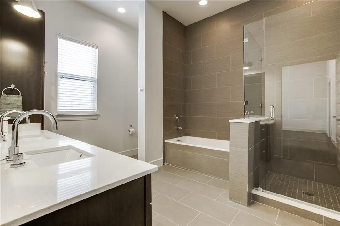 Townhouse For Rent in Dallas County , 2525 State Street 1113, Dallas, Texas 75201, 3 Bedroom, 4 Bathroom, 3 Garage spaces, 2,282 Sqft, built in 2016, mls#21396697, Real Estate Agent in Dallas, Homes For Rent in Dallas county, Homes For Rent in Dallas, Realtor in Dallas Texas, Real Estate Brokerage Independent Realty Texas, Luminita Cordes Realtor