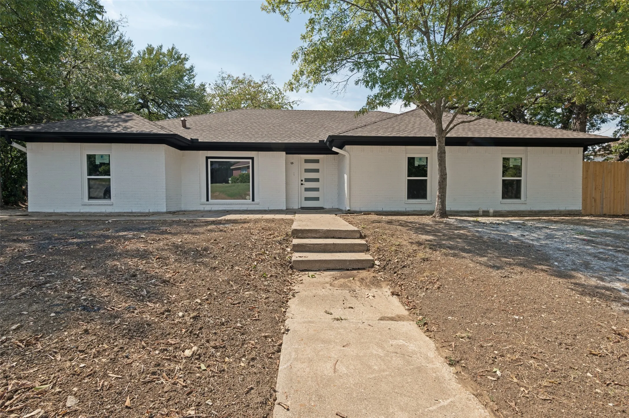 Single Family Residence For Sale in Tarrant County , 5408 Aspen Lane, Fort Worth, Texas 76112, 4 Bedroom, 3 Bathroom, 2 Garage spaces, 2,136 Sqft, built in 1980, mls#21396712, Real Estate Agent in Fort Worth, Homes For Sale in Tarrant county, Homes For Sale in Fort Worth, Realtor in Fort Worth Texas, Real Estate Brokerage Independent Realty Texas, Luminita Cordes Realtor