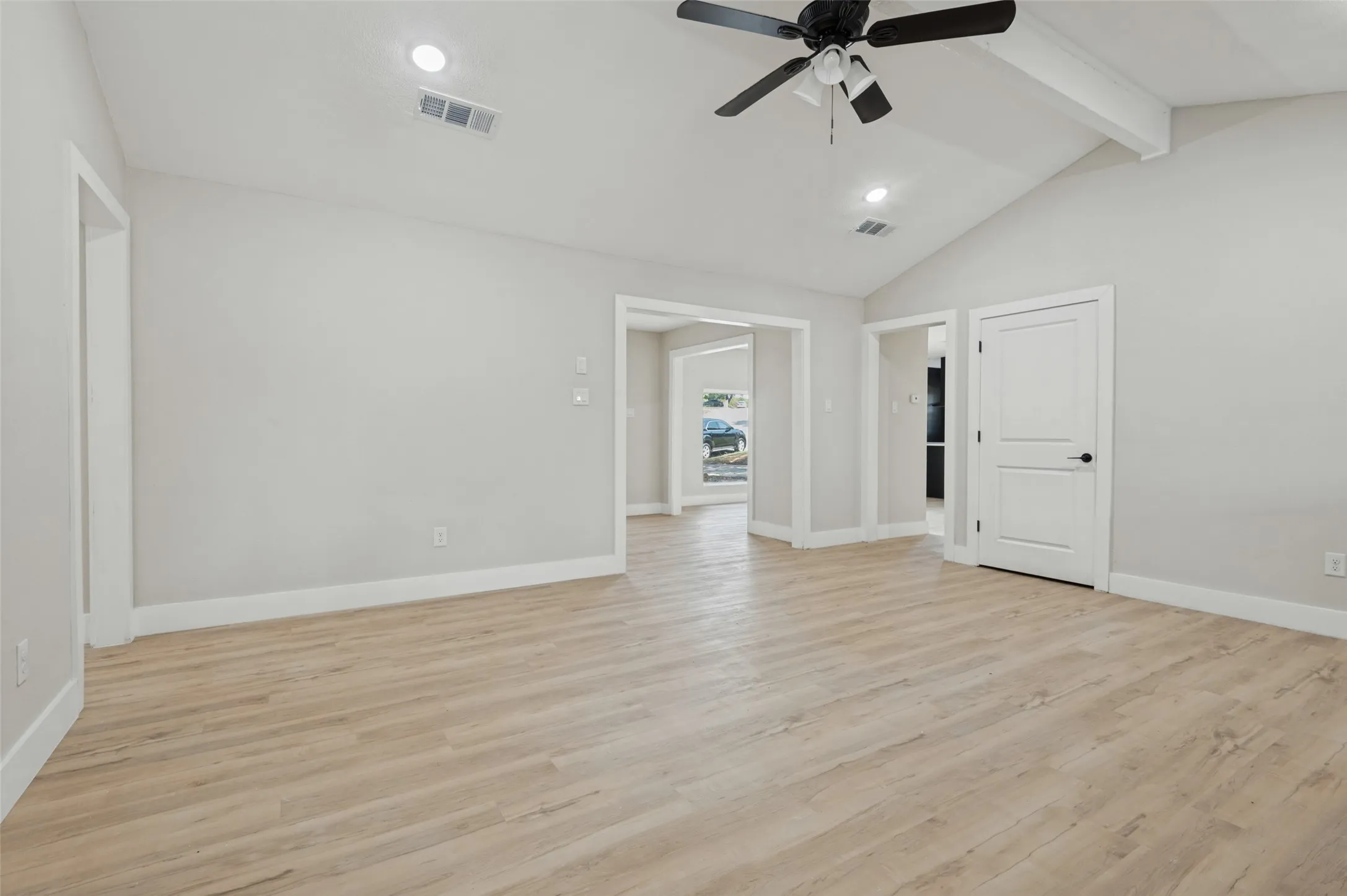 Single Family Residence For Sale in Tarrant County , 5408 Aspen Lane, Fort Worth, Texas 76112, 4 Bedroom, 3 Bathroom, 2 Garage spaces, 2,136 Sqft, built in 1980, mls#21396712, Real Estate Agent in Fort Worth, Homes For Sale in Tarrant county, Homes For Sale in Fort Worth, Realtor in Fort Worth Texas, Real Estate Brokerage Independent Realty Texas, Luminita Cordes Realtor
