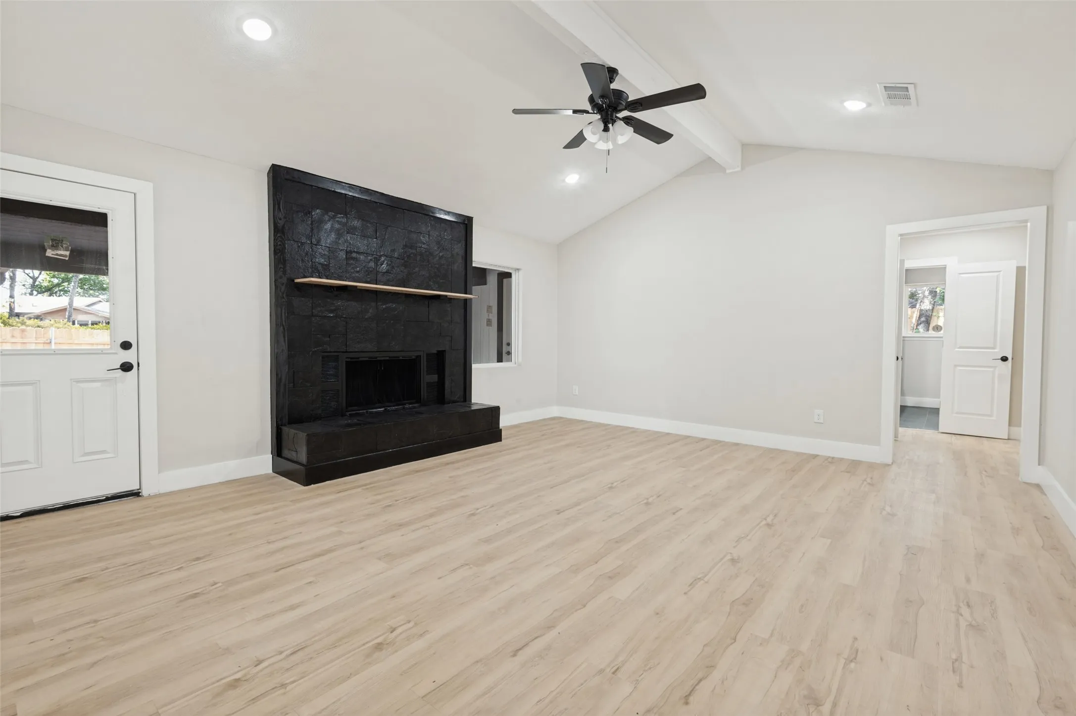Single Family Residence For Sale in Tarrant County , 5408 Aspen Lane, Fort Worth, Texas 76112, 4 Bedroom, 3 Bathroom, 2 Garage spaces, 2,136 Sqft, built in 1980, mls#21396712, Real Estate Agent in Fort Worth, Homes For Sale in Tarrant county, Homes For Sale in Fort Worth, Realtor in Fort Worth Texas, Real Estate Brokerage Independent Realty Texas, Luminita Cordes Realtor