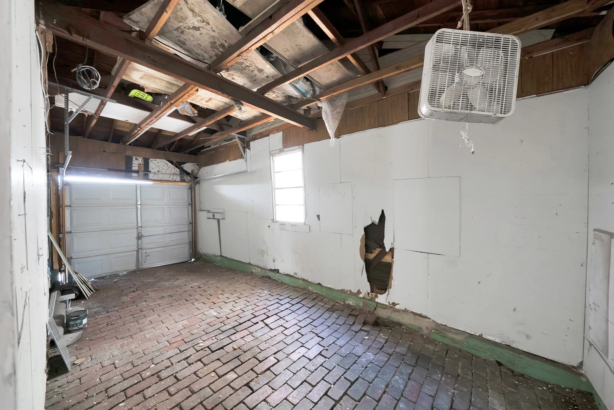 Single Family Residence For Rent in Tarrant County , 2305 8th Avenue, Fort Worth, Texas 76110, 3 Bedroom, 1 Bathroom, 1 Garage spaces, 1,156 Sqft, built in 1955, mls#21393964, Real Estate Agent in Fort Worth, Homes For Rent in Tarrant county, Homes For Rent in Fort Worth, Realtor in Fort Worth Texas, Real Estate Brokerage Independent Realty Texas, Luminita Cordes Realtor