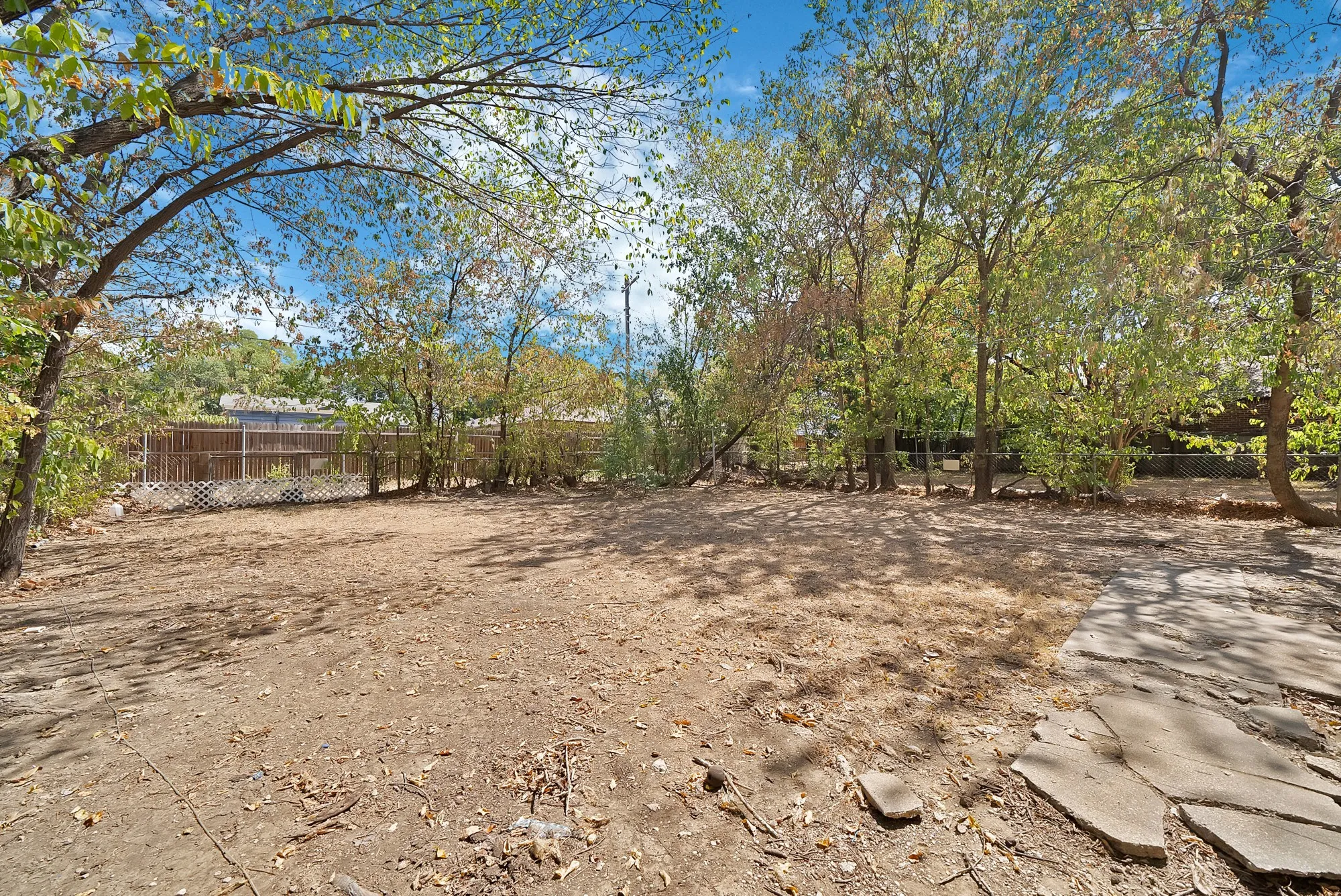 Single Family Residence For Rent in Tarrant County , 2305 8th Avenue, Fort Worth, Texas 76110, 3 Bedroom, 1 Bathroom, 1 Garage spaces, 1,156 Sqft, built in 1955, mls#21393964, Real Estate Agent in Fort Worth, Homes For Rent in Tarrant county, Homes For Rent in Fort Worth, Realtor in Fort Worth Texas, Real Estate Brokerage Independent Realty Texas, Luminita Cordes Realtor