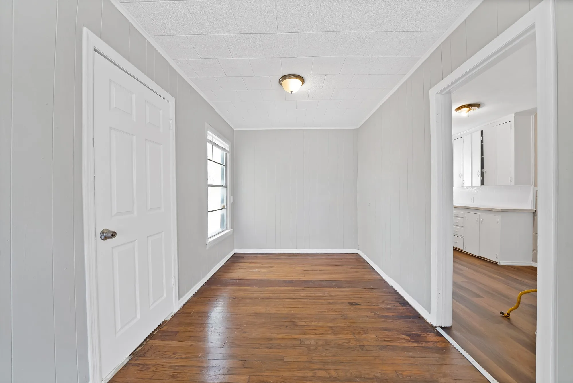 Single Family Residence For Rent in Tarrant County , 2305 8th Avenue, Fort Worth, Texas 76110, 3 Bedroom, 1 Bathroom, 1 Garage spaces, 1,156 Sqft, built in 1955, mls#21393964, Real Estate Agent in Fort Worth, Homes For Rent in Tarrant county, Homes For Rent in Fort Worth, Realtor in Fort Worth Texas, Real Estate Brokerage Independent Realty Texas, Luminita Cordes Realtor