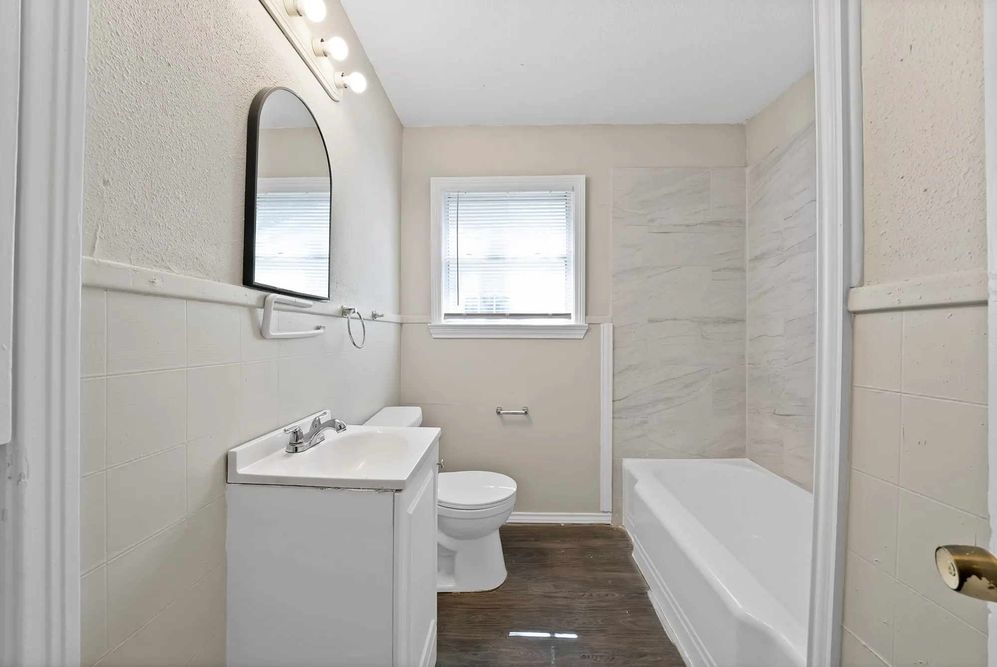 Single Family Residence For Rent in Tarrant County , 2305 8th Avenue, Fort Worth, Texas 76110, 3 Bedroom, 1 Bathroom, 1 Garage spaces, 1,156 Sqft, built in 1955, mls#21393964, Real Estate Agent in Fort Worth, Homes For Rent in Tarrant county, Homes For Rent in Fort Worth, Realtor in Fort Worth Texas, Real Estate Brokerage Independent Realty Texas, Luminita Cordes Realtor