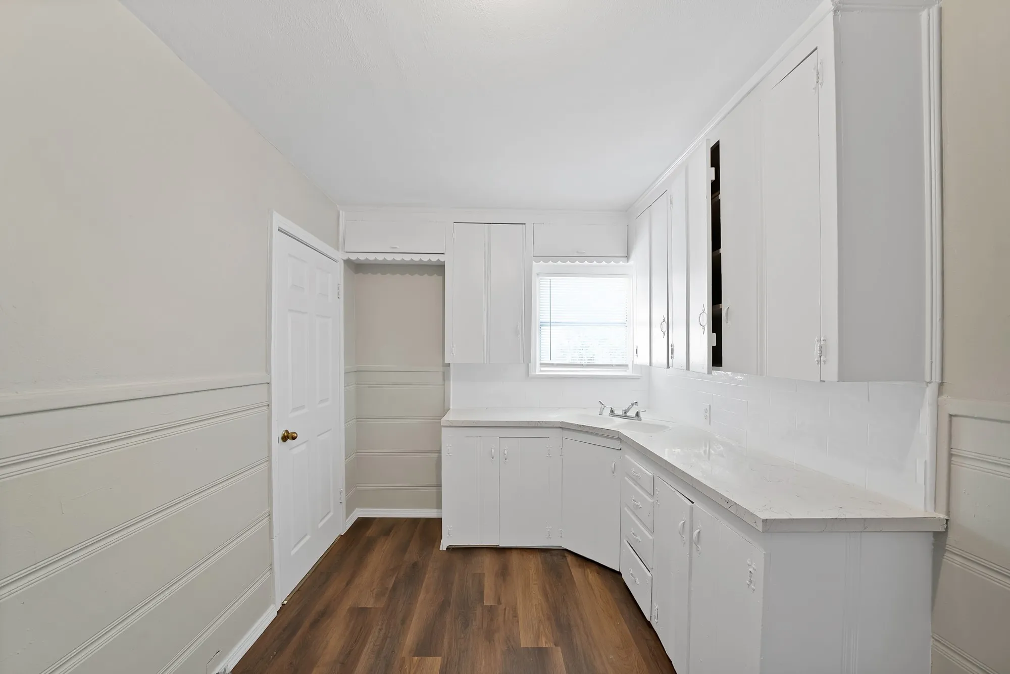 Single Family Residence For Rent in Tarrant County , 2305 8th Avenue, Fort Worth, Texas 76110, 3 Bedroom, 1 Bathroom, 1 Garage spaces, 1,156 Sqft, built in 1955, mls#21393964, Real Estate Agent in Fort Worth, Homes For Rent in Tarrant county, Homes For Rent in Fort Worth, Realtor in Fort Worth Texas, Real Estate Brokerage Independent Realty Texas, Luminita Cordes Realtor