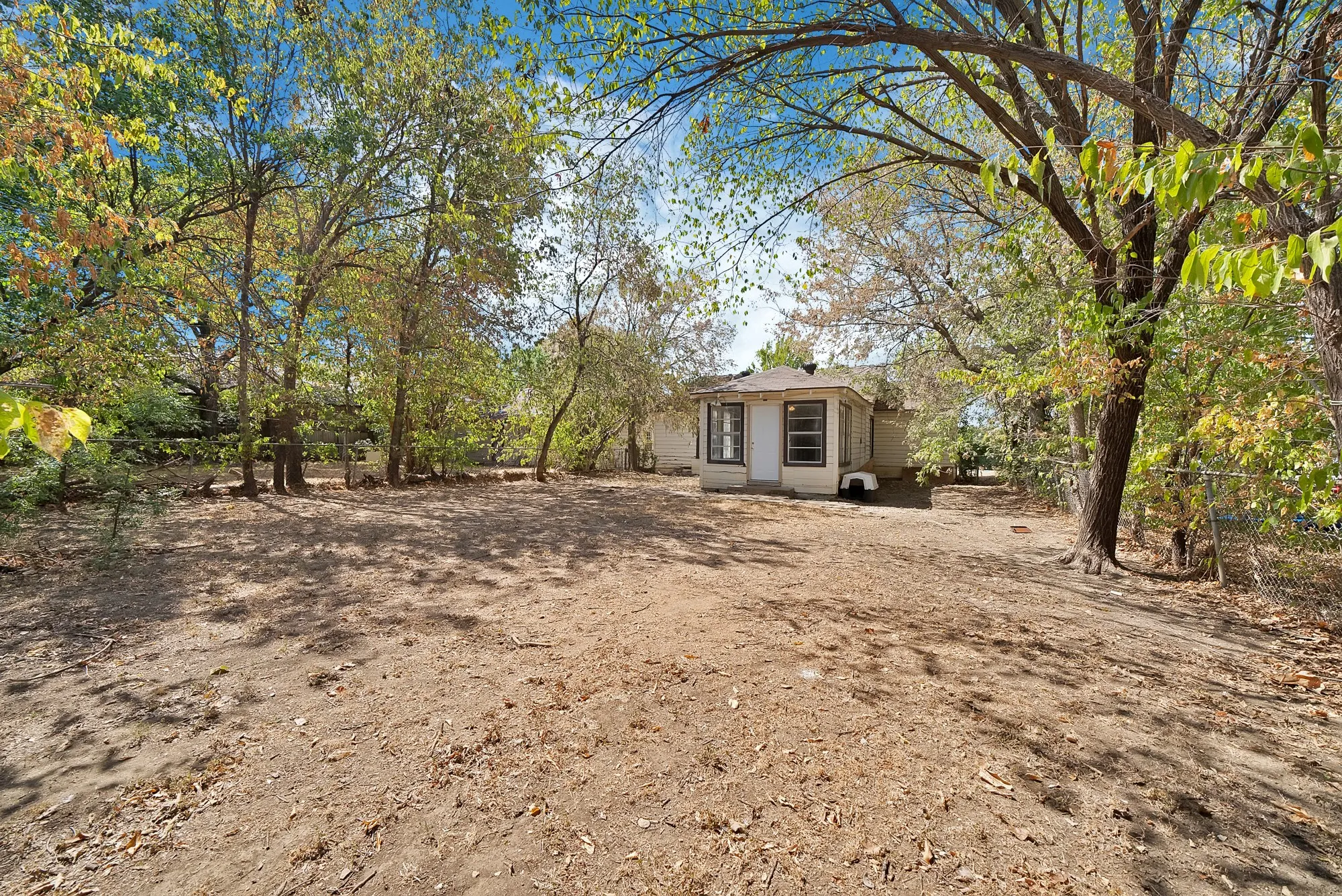 Single Family Residence For Rent in Tarrant County , 2305 8th Avenue, Fort Worth, Texas 76110, 3 Bedroom, 1 Bathroom, 1 Garage spaces, 1,156 Sqft, built in 1955, mls#21393964, Real Estate Agent in Fort Worth, Homes For Rent in Tarrant county, Homes For Rent in Fort Worth, Realtor in Fort Worth Texas, Real Estate Brokerage Independent Realty Texas, Luminita Cordes Realtor