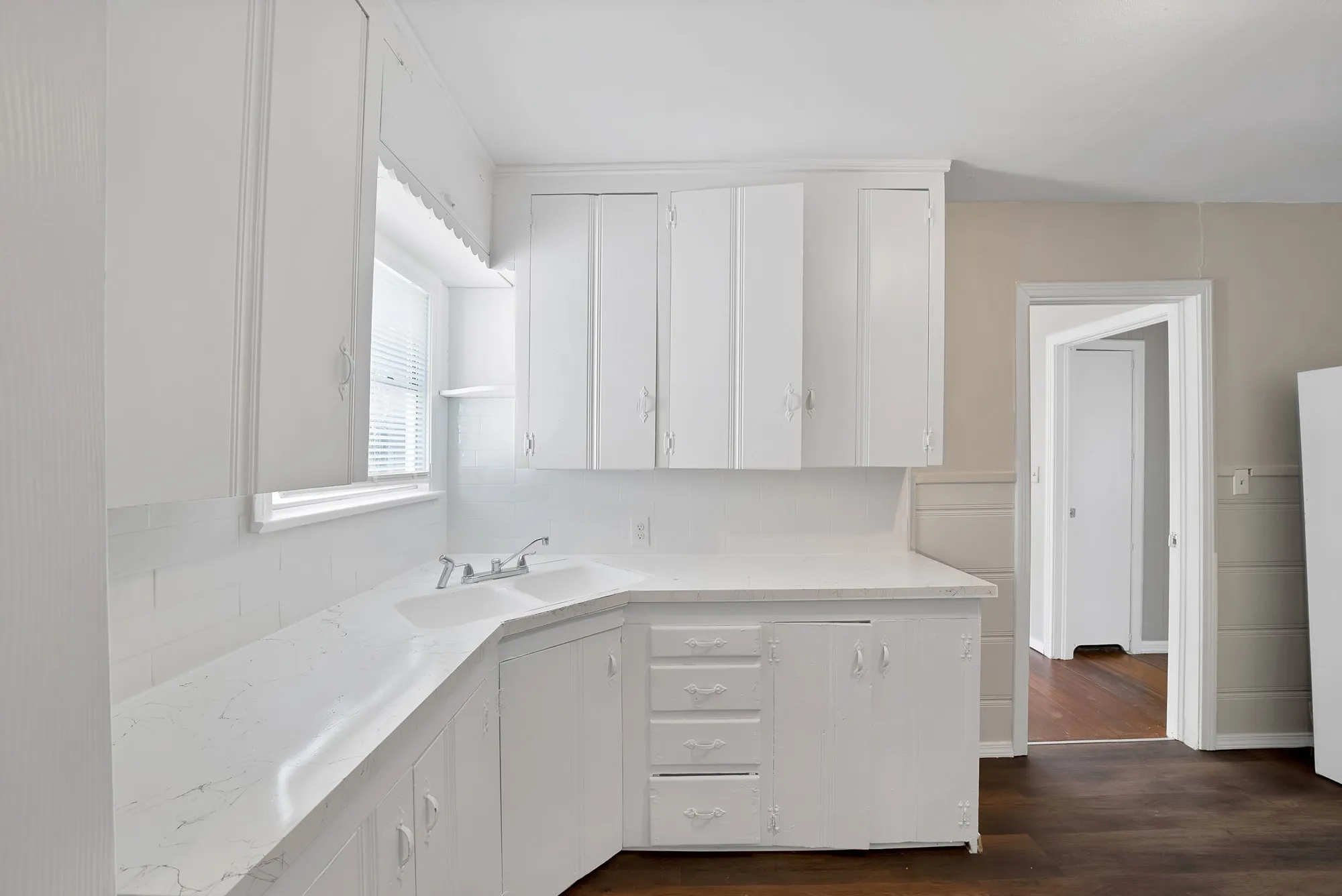 Single Family Residence For Rent in Tarrant County , 2305 8th Avenue, Fort Worth, Texas 76110, 3 Bedroom, 1 Bathroom, 1 Garage spaces, 1,156 Sqft, built in 1955, mls#21393964, Real Estate Agent in Fort Worth, Homes For Rent in Tarrant county, Homes For Rent in Fort Worth, Realtor in Fort Worth Texas, Real Estate Brokerage Independent Realty Texas, Luminita Cordes Realtor