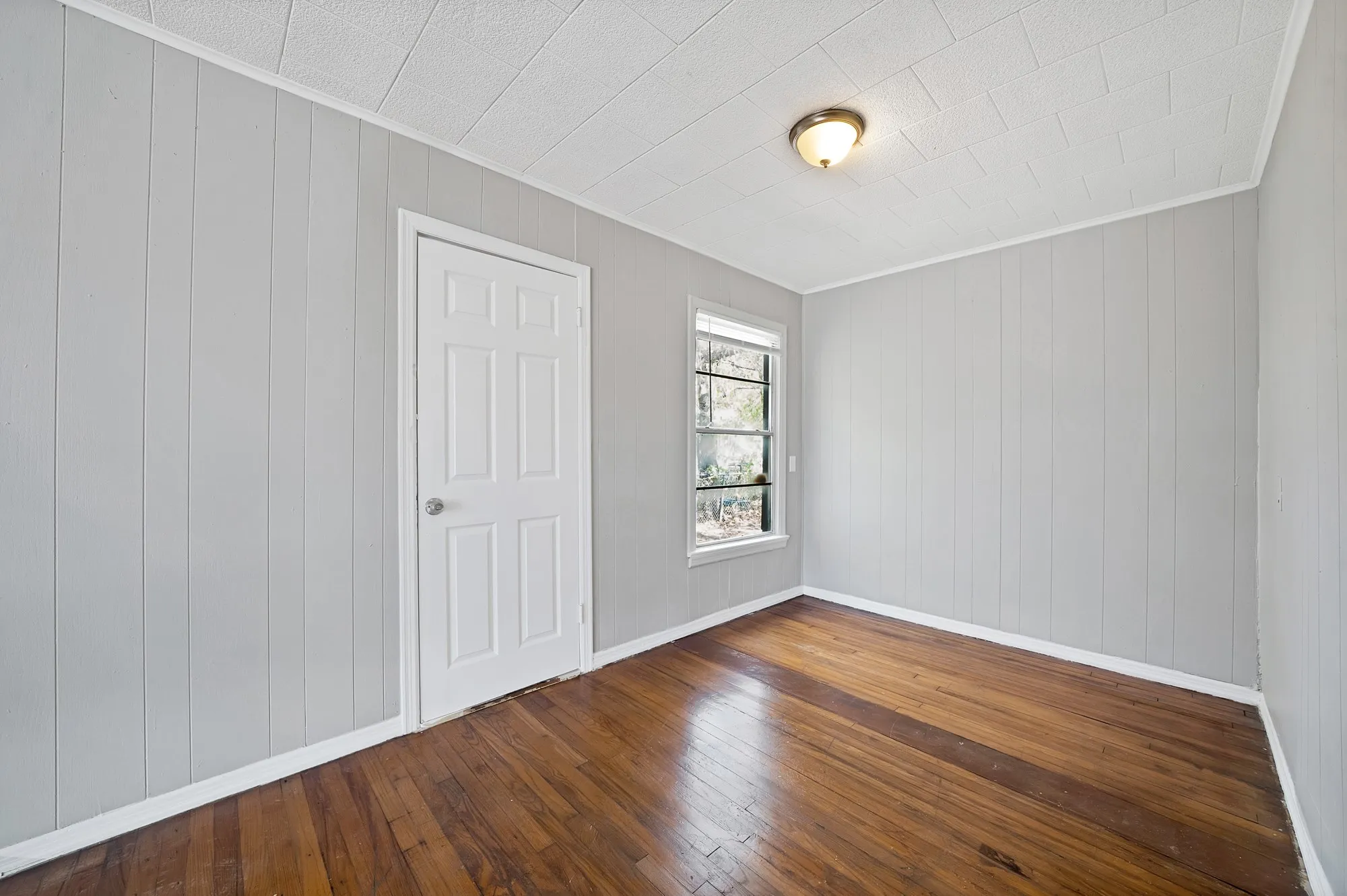 Single Family Residence For Rent in Tarrant County , 2305 8th Avenue, Fort Worth, Texas 76110, 3 Bedroom, 1 Bathroom, 1 Garage spaces, 1,156 Sqft, built in 1955, mls#21393964, Real Estate Agent in Fort Worth, Homes For Rent in Tarrant county, Homes For Rent in Fort Worth, Realtor in Fort Worth Texas, Real Estate Brokerage Independent Realty Texas, Luminita Cordes Realtor