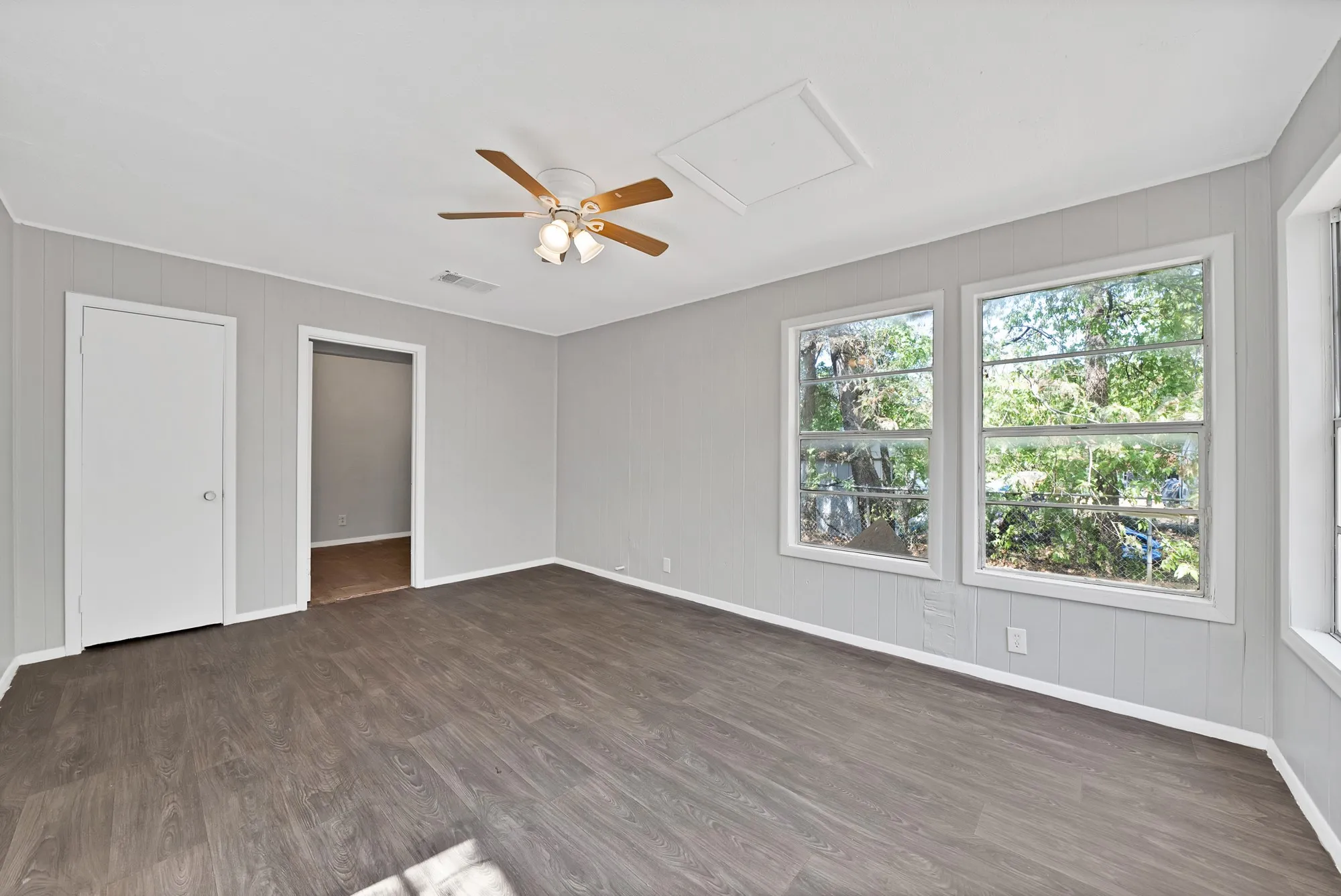 Single Family Residence For Rent in Tarrant County , 2305 8th Avenue, Fort Worth, Texas 76110, 3 Bedroom, 1 Bathroom, 1 Garage spaces, 1,156 Sqft, built in 1955, mls#21393964, Real Estate Agent in Fort Worth, Homes For Rent in Tarrant county, Homes For Rent in Fort Worth, Realtor in Fort Worth Texas, Real Estate Brokerage Independent Realty Texas, Luminita Cordes Realtor