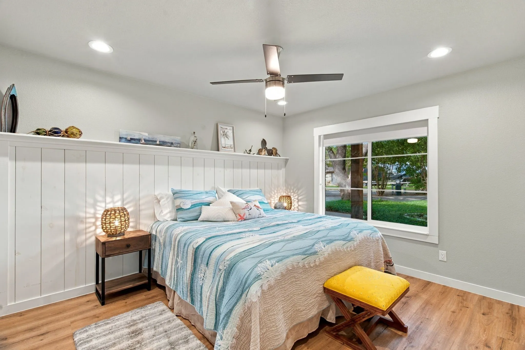Single Family Residence For Sale in Hood County , 4210 Bar Harbor Court, Granbury, Texas 76049, 3 Bedroom, 2 Bathroom, 2 Garage spaces, 2,028 Sqft, built in 1988, mls#21381739, Real Estate Agent in Granbury, Homes For Sale in Hood county, Homes For Sale in Granbury, Realtor in Granbury Texas, Real Estate Brokerage Independent Realty Texas, Luminita Cordes Realtor