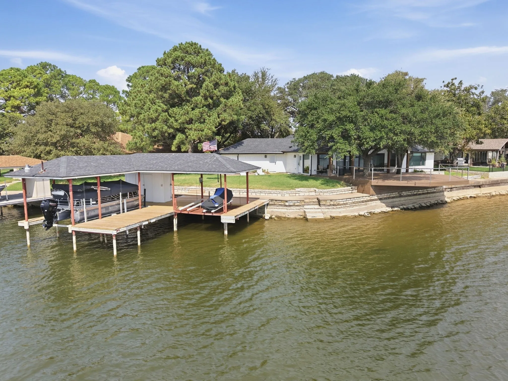 Single Family Residence For Sale in Hood County , 4210 Bar Harbor Court, Granbury, Texas 76049, 3 Bedroom, 2 Bathroom, 2 Garage spaces, 2,028 Sqft, built in 1988, mls#21381739, Real Estate Agent in Granbury, Homes For Sale in Hood county, Homes For Sale in Granbury, Realtor in Granbury Texas, Real Estate Brokerage Independent Realty Texas, Luminita Cordes Realtor
