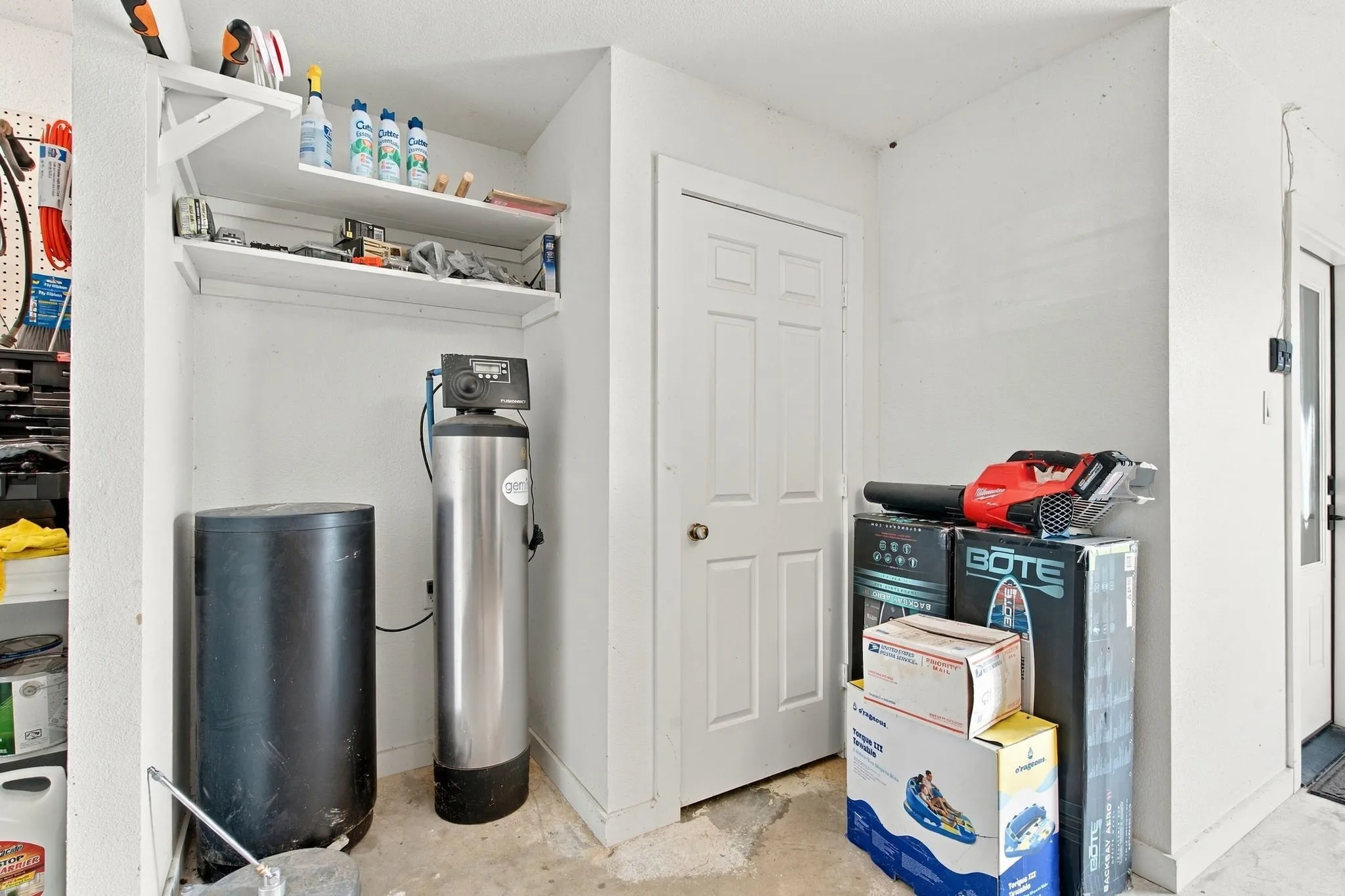 Single Family Residence For Sale in Hood County , 4210 Bar Harbor Court, Granbury, Texas 76049, 3 Bedroom, 2 Bathroom, 2 Garage spaces, 2,028 Sqft, built in 1988, mls#21381739, Real Estate Agent in Granbury, Homes For Sale in Hood county, Homes For Sale in Granbury, Realtor in Granbury Texas, Real Estate Brokerage Independent Realty Texas, Luminita Cordes Realtor