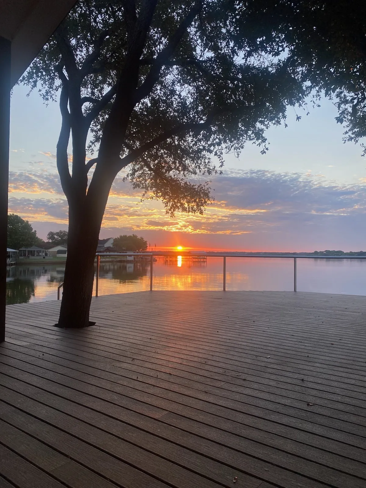 Single Family Residence For Sale in Hood County , 4210 Bar Harbor Court, Granbury, Texas 76049, 3 Bedroom, 2 Bathroom, 2 Garage spaces, 2,028 Sqft, built in 1988, mls#21381739, Real Estate Agent in Granbury, Homes For Sale in Hood county, Homes For Sale in Granbury, Realtor in Granbury Texas, Real Estate Brokerage Independent Realty Texas, Luminita Cordes Realtor