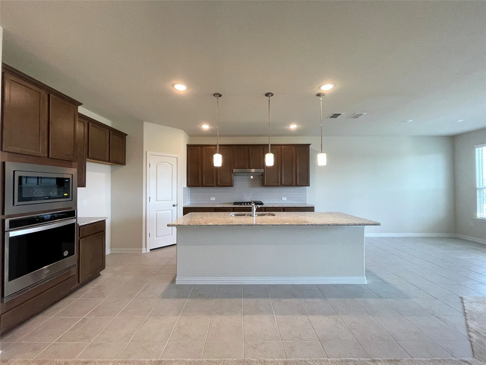 Single Family Residence For Sale in Collin County , 1805 Nelson Street, Anna, Texas 75409, 5 Bedroom, 3 Bathroom, 2 Garage spaces, 3,021 Sqft, built in 2022, mls#21396375, Real Estate Agent in Anna, Homes For Sale in Collin county, Homes For Sale in Anna, Realtor in Anna Texas, Real Estate Brokerage Independent Realty Texas, Luminita Cordes Realtor