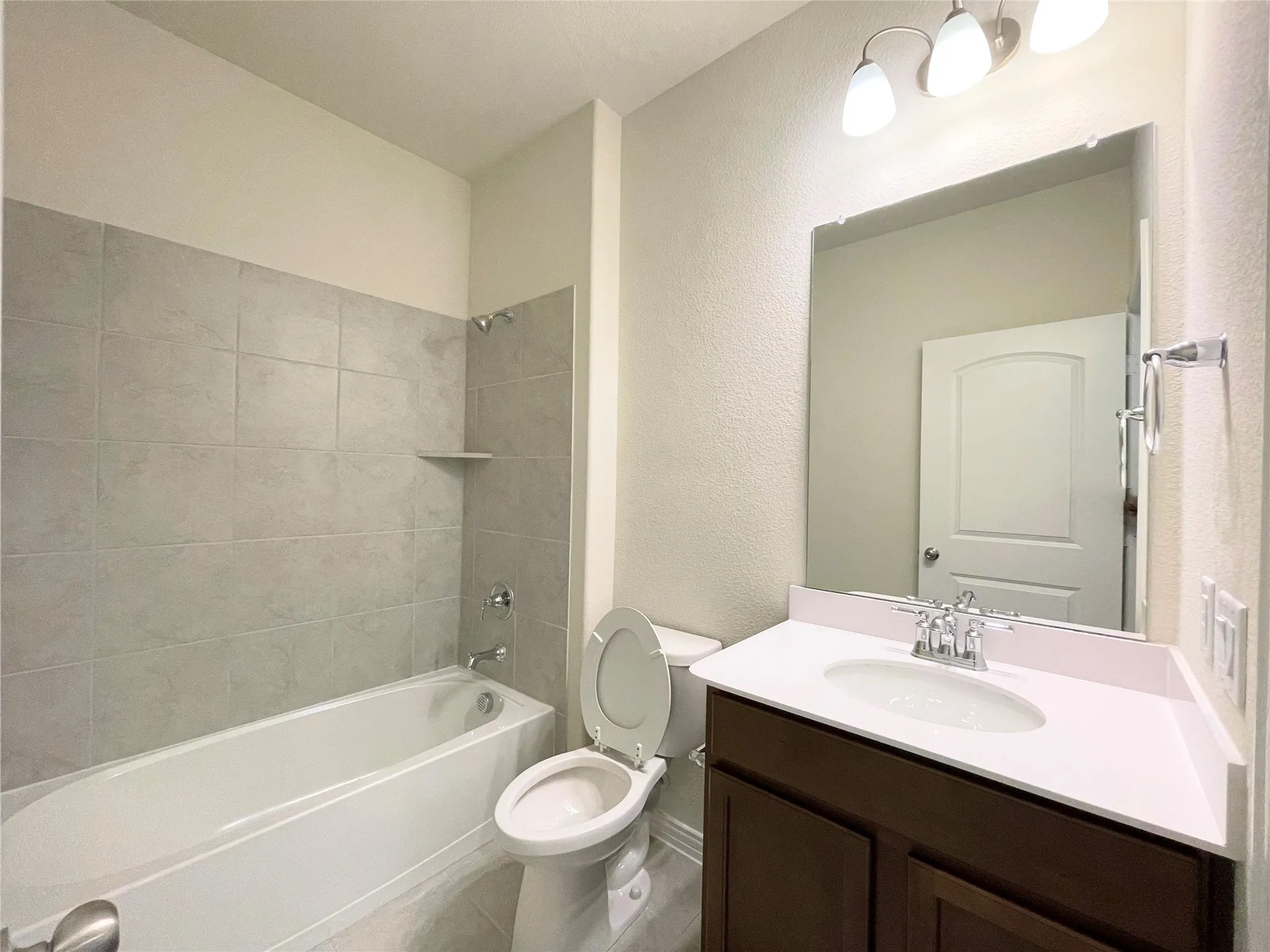 Bathroom 2 (downstairs)