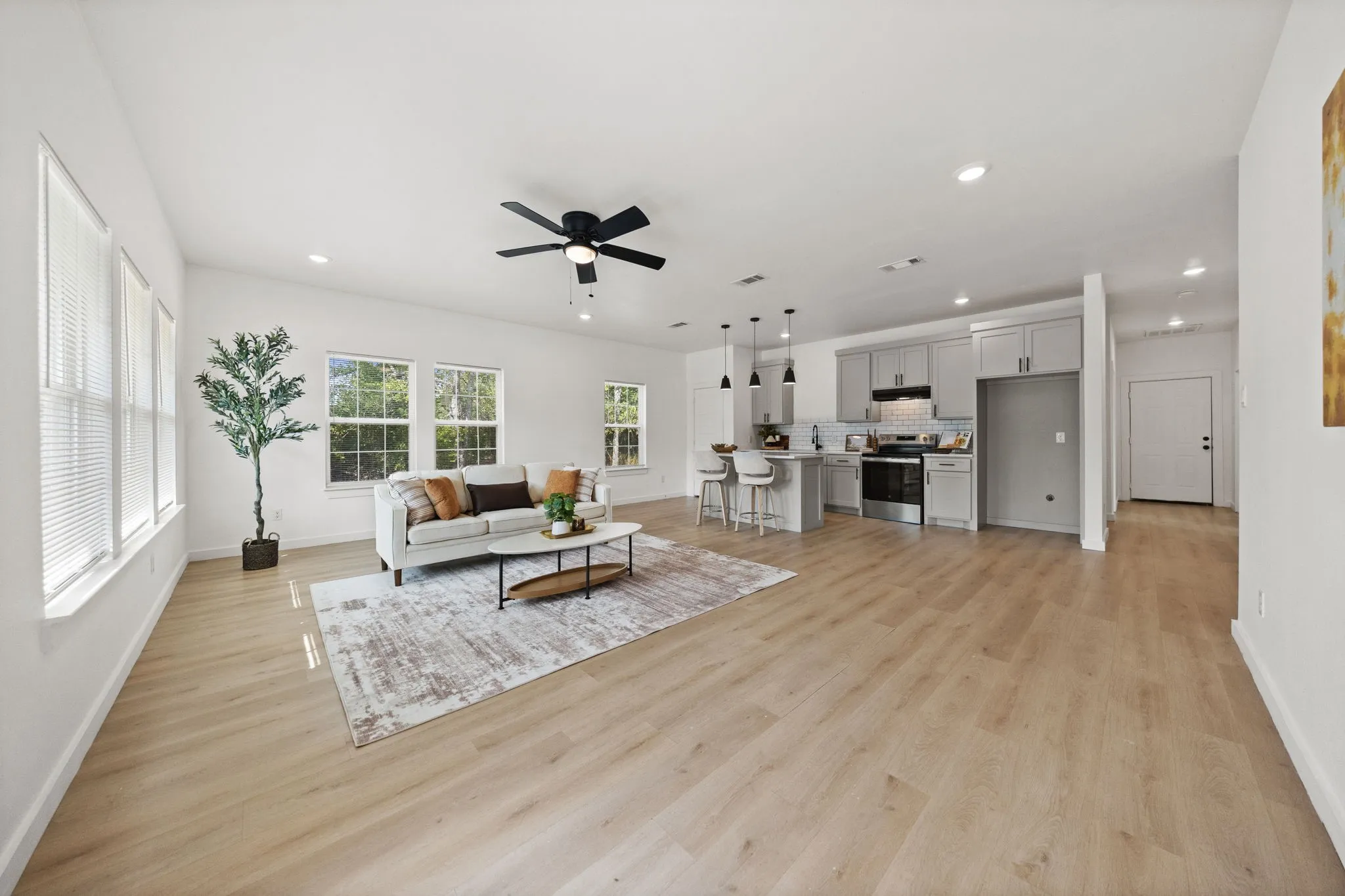 Single Family Residence For Sale in Henderson County , 100 Browning Circle, Gun Barrel City, Texas 75156, 3 Bedroom, 2 Bathroom, 1 Garage spaces, 1,300 Sqft, built in 2022, mls#21395493, Real Estate Agent in Gun Barrel City, Homes For Sale in Henderson county, Homes For Sale in Gun Barrel City, Realtor in Gun Barrel City Texas, Real Estate Brokerage Independent Realty Texas, Luminita Cordes Realtor