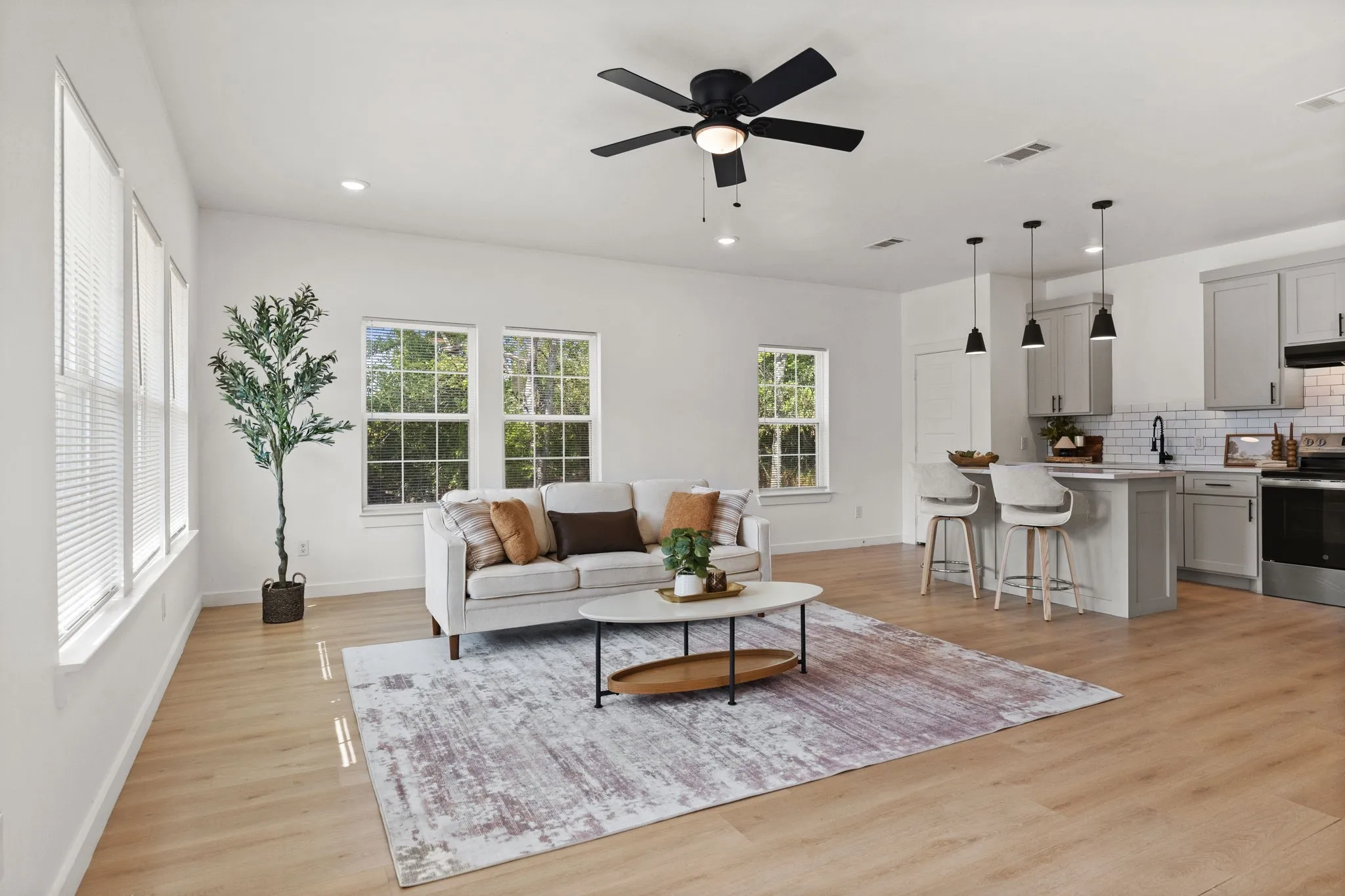 Single Family Residence For Sale in Henderson County , 100 Browning Circle, Gun Barrel City, Texas 75156, 3 Bedroom, 2 Bathroom, 1 Garage spaces, 1,300 Sqft, built in 2022, mls#21395493, Real Estate Agent in Gun Barrel City, Homes For Sale in Henderson county, Homes For Sale in Gun Barrel City, Realtor in Gun Barrel City Texas, Real Estate Brokerage Independent Realty Texas, Luminita Cordes Realtor