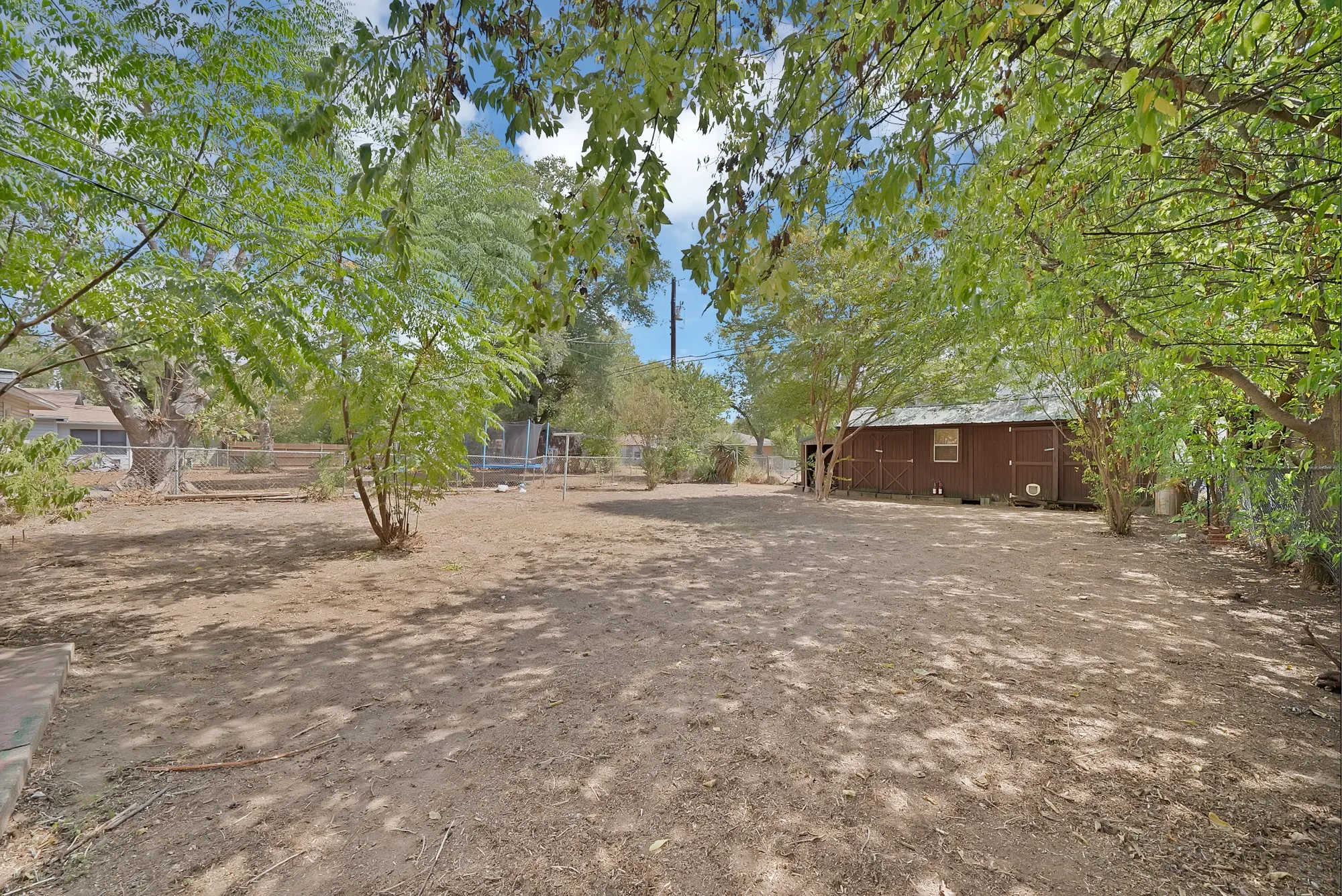 Single Family Residence For Rent in Johnson County , 811 Phillips Street, Cleburne, Texas 76033, 3 Bedroom, 1 Bathroom, Garage spaces, 1,188 Sqft, built in 1960, mls#21394236, Real Estate Agent in Cleburne, Homes For Rent in Johnson county, Homes For Rent in Cleburne, Realtor in Cleburne Texas, Real Estate Brokerage Independent Realty Texas, Luminita Cordes Realtor