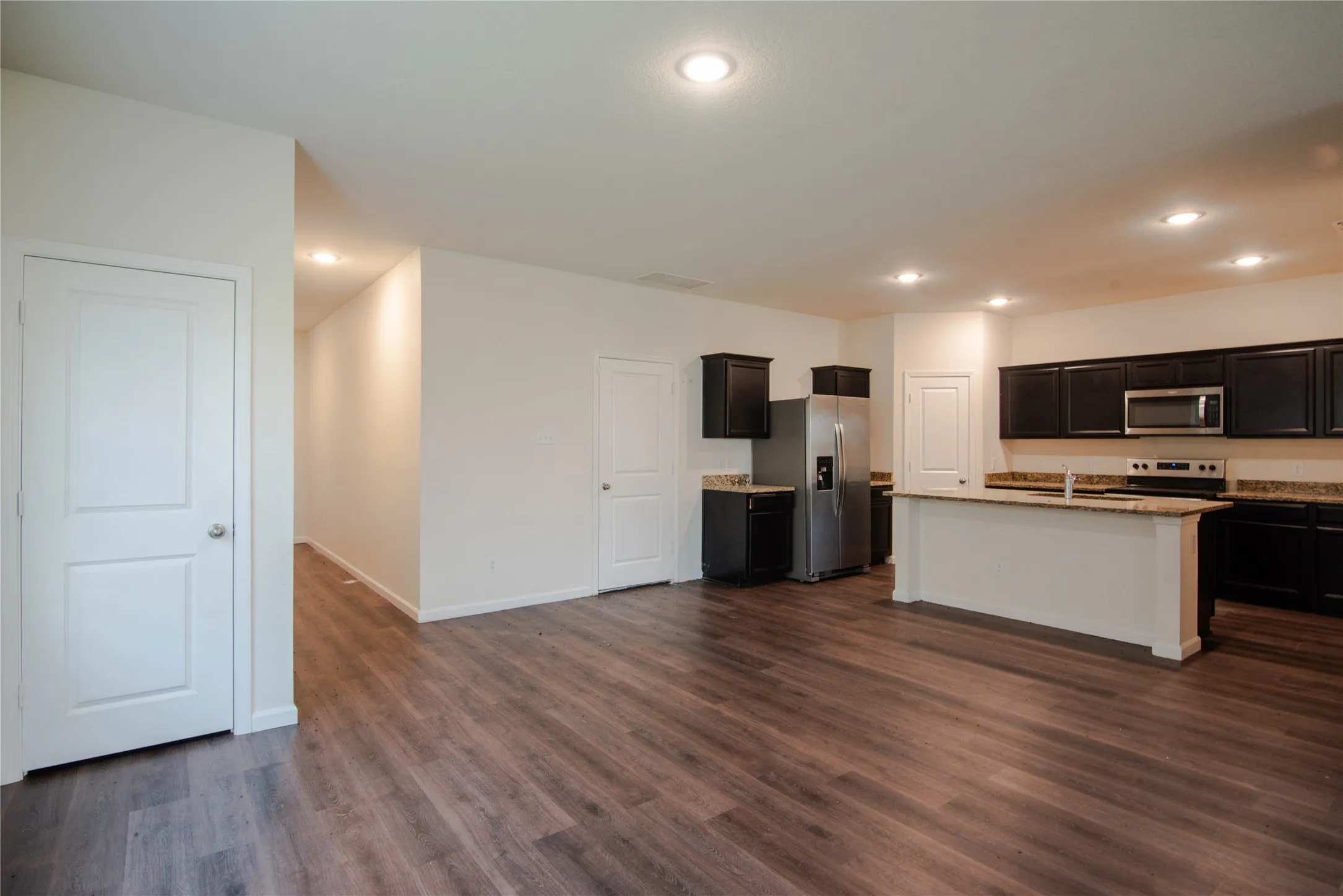 Single Family Residence For Rent in Kaufman County , 6427 Bishop Drive, Forney, Texas 75126, 5 Bedroom, 2 Bathroom, 2 Garage spaces, 2,590 Sqft, built in 2021, mls#21396722, Real Estate Agent in Forney, Homes For Rent in Kaufman county, Homes For Rent in Forney, Realtor in Forney Texas, Real Estate Brokerage Independent Realty Texas, Luminita Cordes Realtor