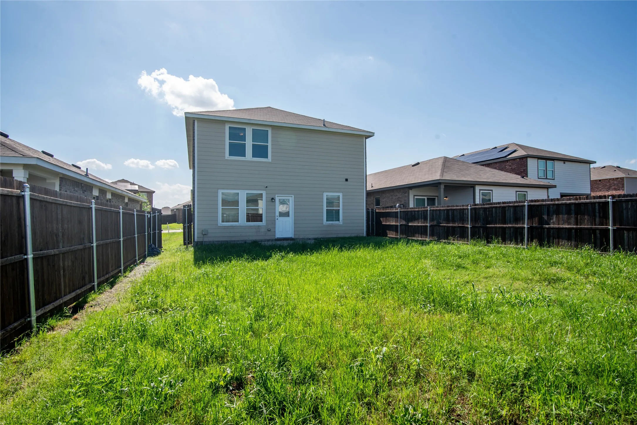 Single Family Residence For Rent in Kaufman County , 6427 Bishop Drive, Forney, Texas 75126, 5 Bedroom, 2 Bathroom, 2 Garage spaces, 2,590 Sqft, built in 2021, mls#21396722, Real Estate Agent in Forney, Homes For Rent in Kaufman county, Homes For Rent in Forney, Realtor in Forney Texas, Real Estate Brokerage Independent Realty Texas, Luminita Cordes Realtor