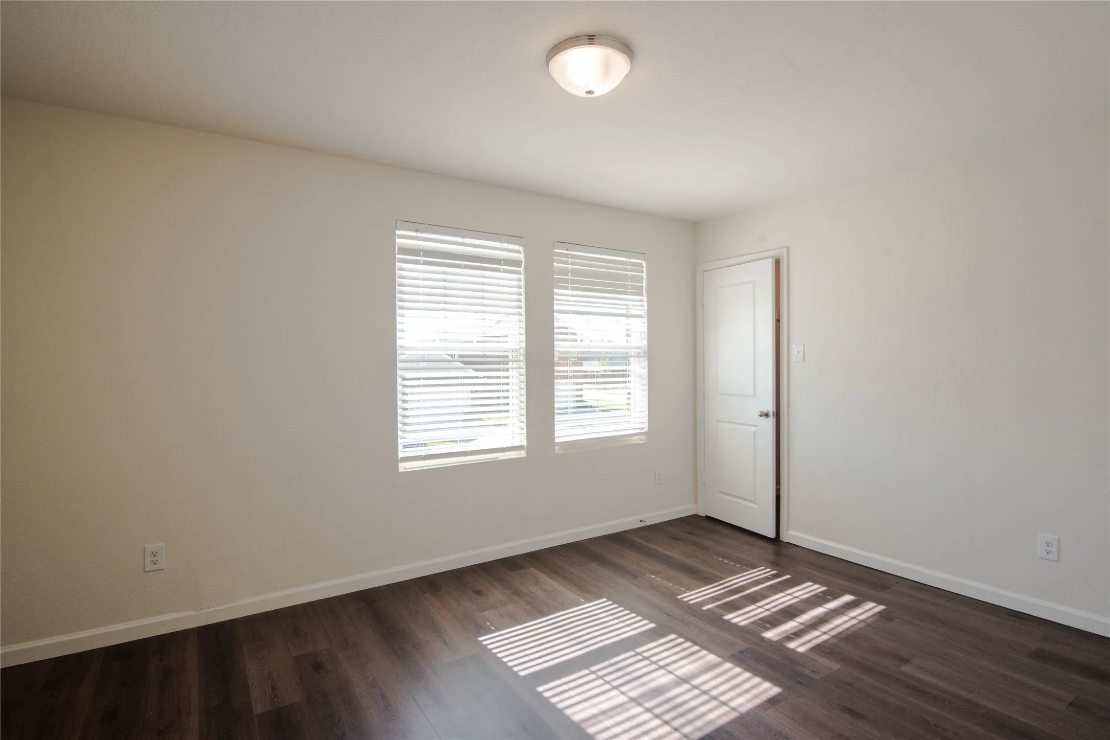 Single Family Residence For Rent in Kaufman County , 6427 Bishop Drive, Forney, Texas 75126, 5 Bedroom, 2 Bathroom, 2 Garage spaces, 2,590 Sqft, built in 2021, mls#21396722, Real Estate Agent in Forney, Homes For Rent in Kaufman county, Homes For Rent in Forney, Realtor in Forney Texas, Real Estate Brokerage Independent Realty Texas, Luminita Cordes Realtor