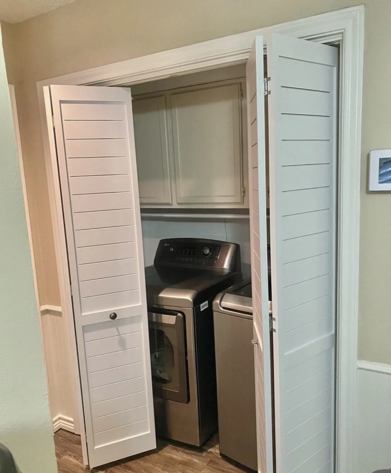 Laundry room wth storage