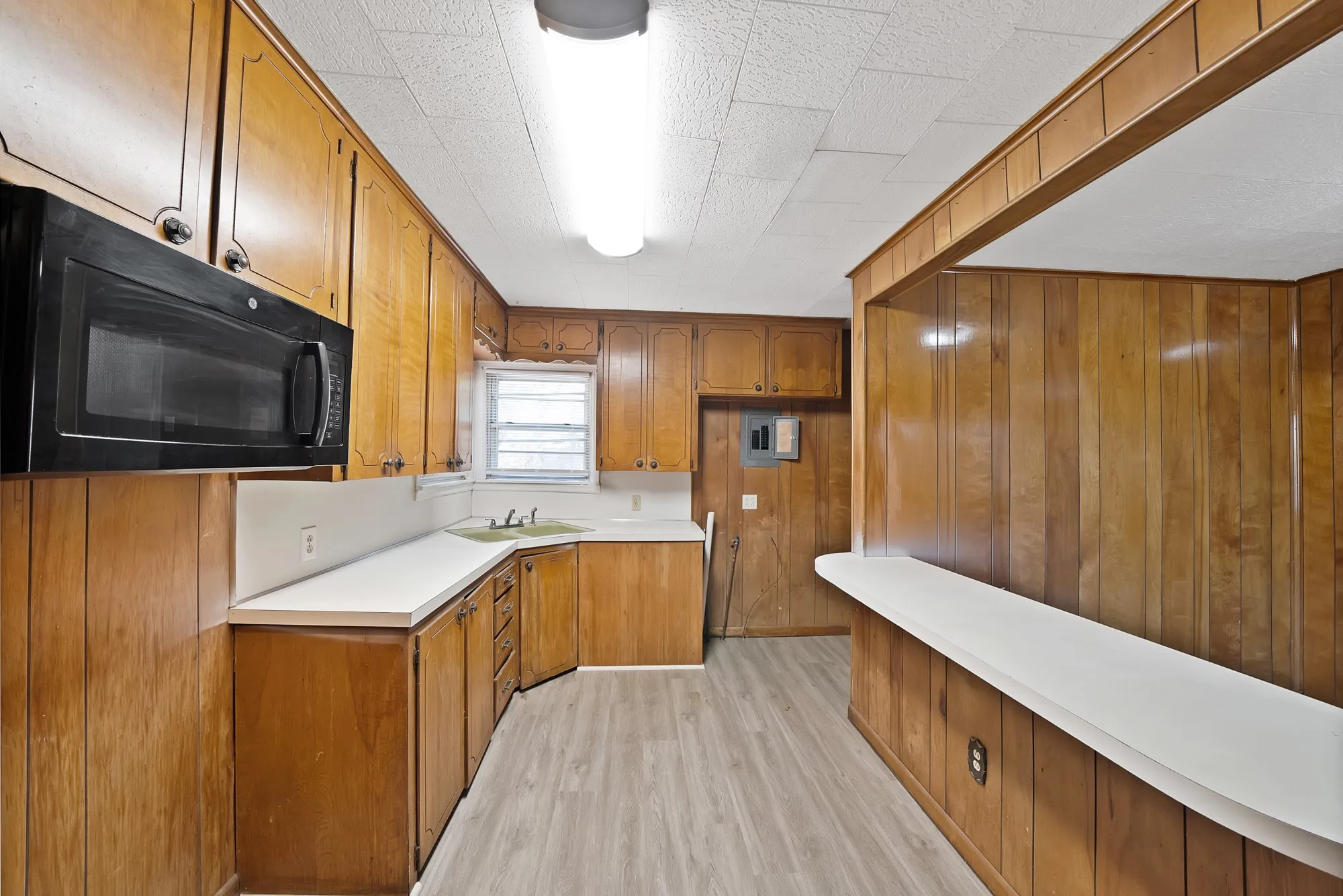 Single Family Residence For Rent in Tarrant County , 2309 8th Avenue, Fort Worth, Texas 76110, 2 Bedroom, 1 Bathroom, 1 Garage spaces, 896 Sqft, built in 1952, mls#21394255, Real Estate Agent in Fort Worth, Homes For Rent in Tarrant county, Homes For Rent in Fort Worth, Realtor in Fort Worth Texas, Real Estate Brokerage Independent Realty Texas, Luminita Cordes Realtor