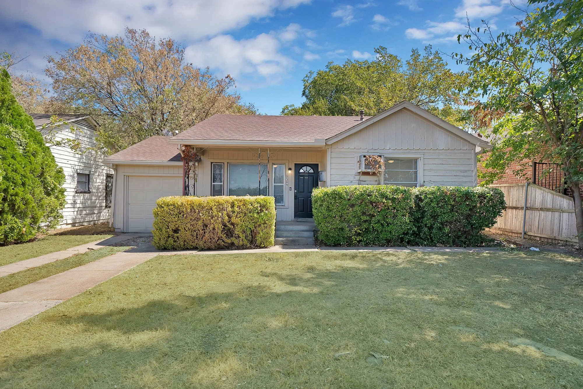 Single Family Residence For Rent
