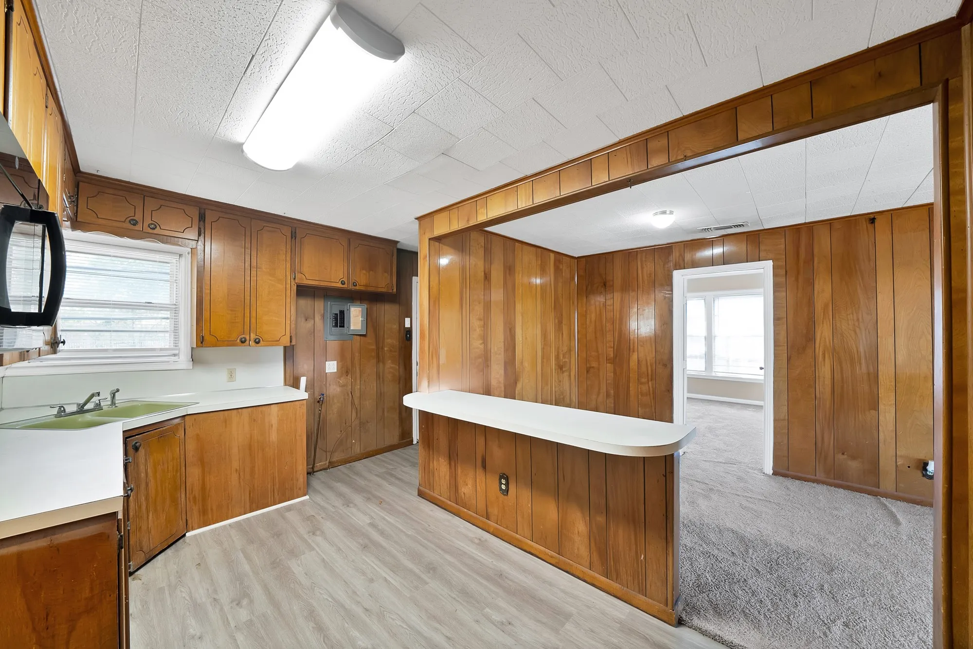 Single Family Residence For Rent in Tarrant County , 2309 8th Avenue, Fort Worth, Texas 76110, 2 Bedroom, 1 Bathroom, 1 Garage spaces, 896 Sqft, built in 1952, mls#21394255, Real Estate Agent in Fort Worth, Homes For Rent in Tarrant county, Homes For Rent in Fort Worth, Realtor in Fort Worth Texas, Real Estate Brokerage Independent Realty Texas, Luminita Cordes Realtor