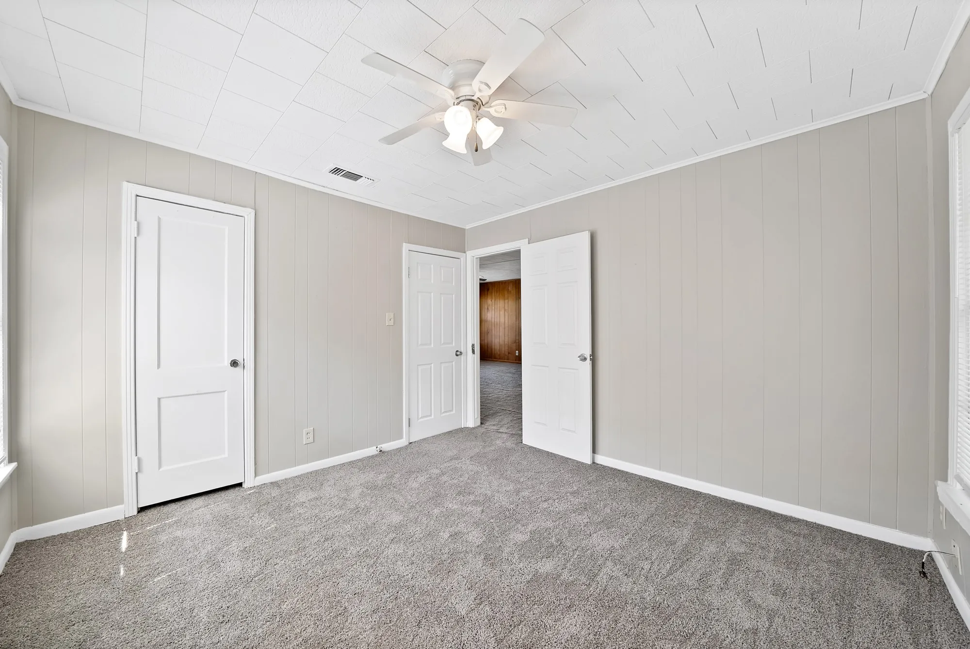 Single Family Residence For Rent in Tarrant County , 2309 8th Avenue, Fort Worth, Texas 76110, 2 Bedroom, 1 Bathroom, 1 Garage spaces, 896 Sqft, built in 1952, mls#21394255, Real Estate Agent in Fort Worth, Homes For Rent in Tarrant county, Homes For Rent in Fort Worth, Realtor in Fort Worth Texas, Real Estate Brokerage Independent Realty Texas, Luminita Cordes Realtor