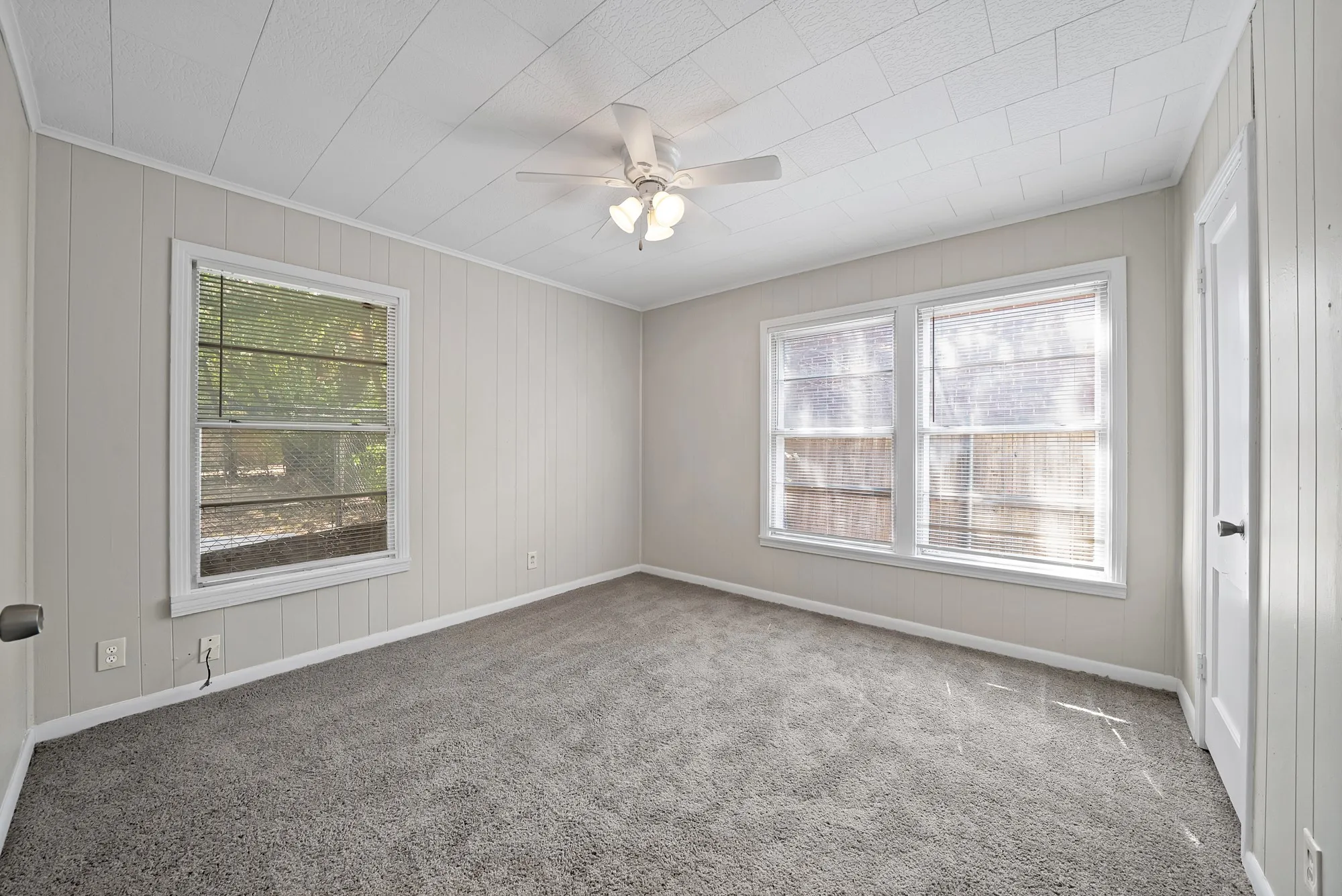 Single Family Residence For Rent in Tarrant County , 2309 8th Avenue, Fort Worth, Texas 76110, 2 Bedroom, 1 Bathroom, 1 Garage spaces, 896 Sqft, built in 1952, mls#21394255, Real Estate Agent in Fort Worth, Homes For Rent in Tarrant county, Homes For Rent in Fort Worth, Realtor in Fort Worth Texas, Real Estate Brokerage Independent Realty Texas, Luminita Cordes Realtor