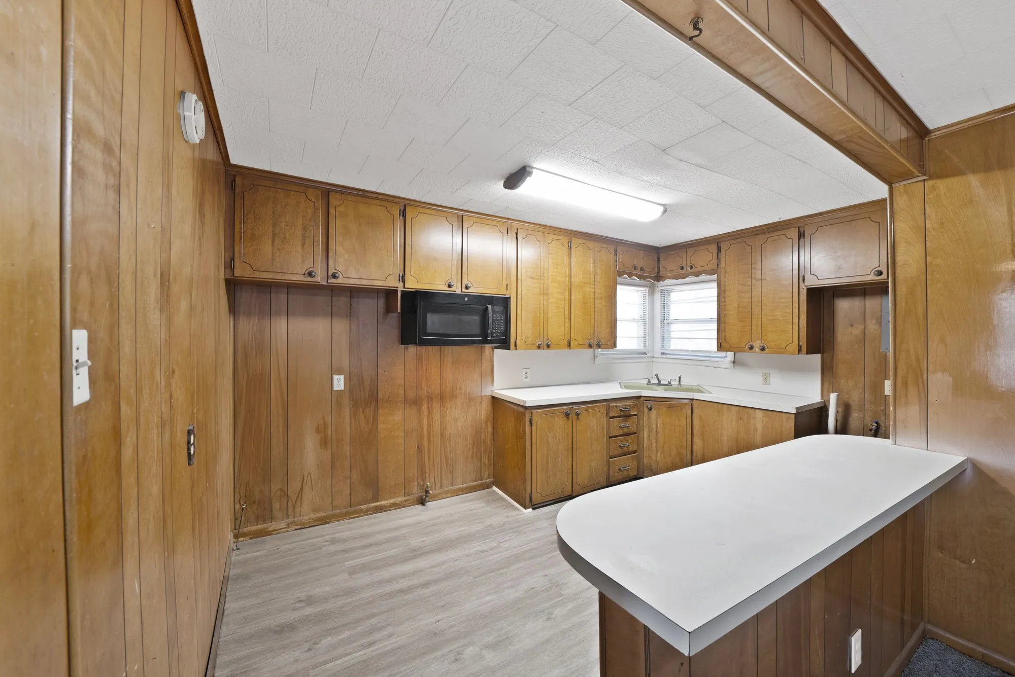 Single Family Residence For Rent in Tarrant County , 2309 8th Avenue, Fort Worth, Texas 76110, 2 Bedroom, 1 Bathroom, 1 Garage spaces, 896 Sqft, built in 1952, mls#21394255, Real Estate Agent in Fort Worth, Homes For Rent in Tarrant county, Homes For Rent in Fort Worth, Realtor in Fort Worth Texas, Real Estate Brokerage Independent Realty Texas, Luminita Cordes Realtor