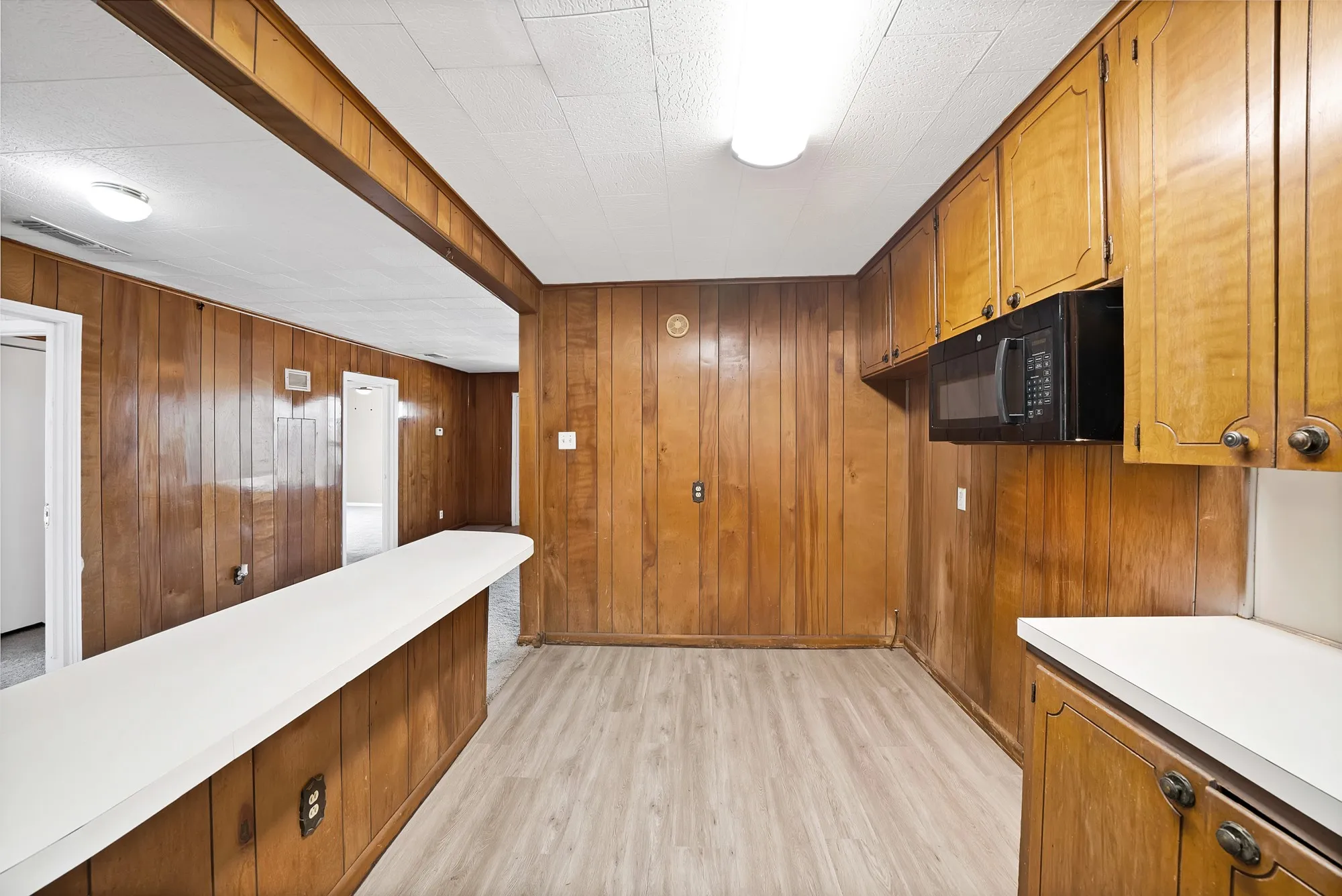 Single Family Residence For Rent in Tarrant County , 2309 8th Avenue, Fort Worth, Texas 76110, 2 Bedroom, 1 Bathroom, 1 Garage spaces, 896 Sqft, built in 1952, mls#21394255, Real Estate Agent in Fort Worth, Homes For Rent in Tarrant county, Homes For Rent in Fort Worth, Realtor in Fort Worth Texas, Real Estate Brokerage Independent Realty Texas, Luminita Cordes Realtor