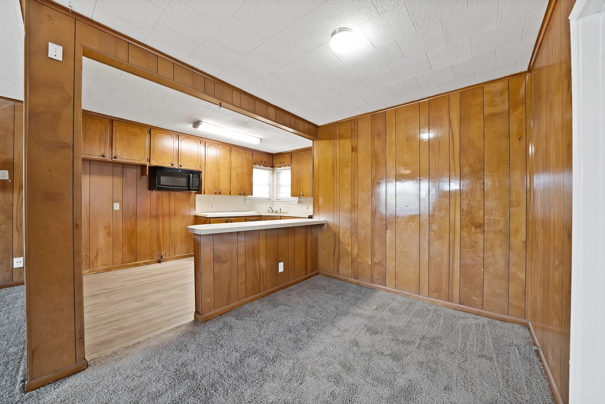 Single Family Residence For Rent in Tarrant County , 2309 8th Avenue, Fort Worth, Texas 76110, 2 Bedroom, 1 Bathroom, 1 Garage spaces, 896 Sqft, built in 1952, mls#21394255, Real Estate Agent in Fort Worth, Homes For Rent in Tarrant county, Homes For Rent in Fort Worth, Realtor in Fort Worth Texas, Real Estate Brokerage Independent Realty Texas, Luminita Cordes Realtor