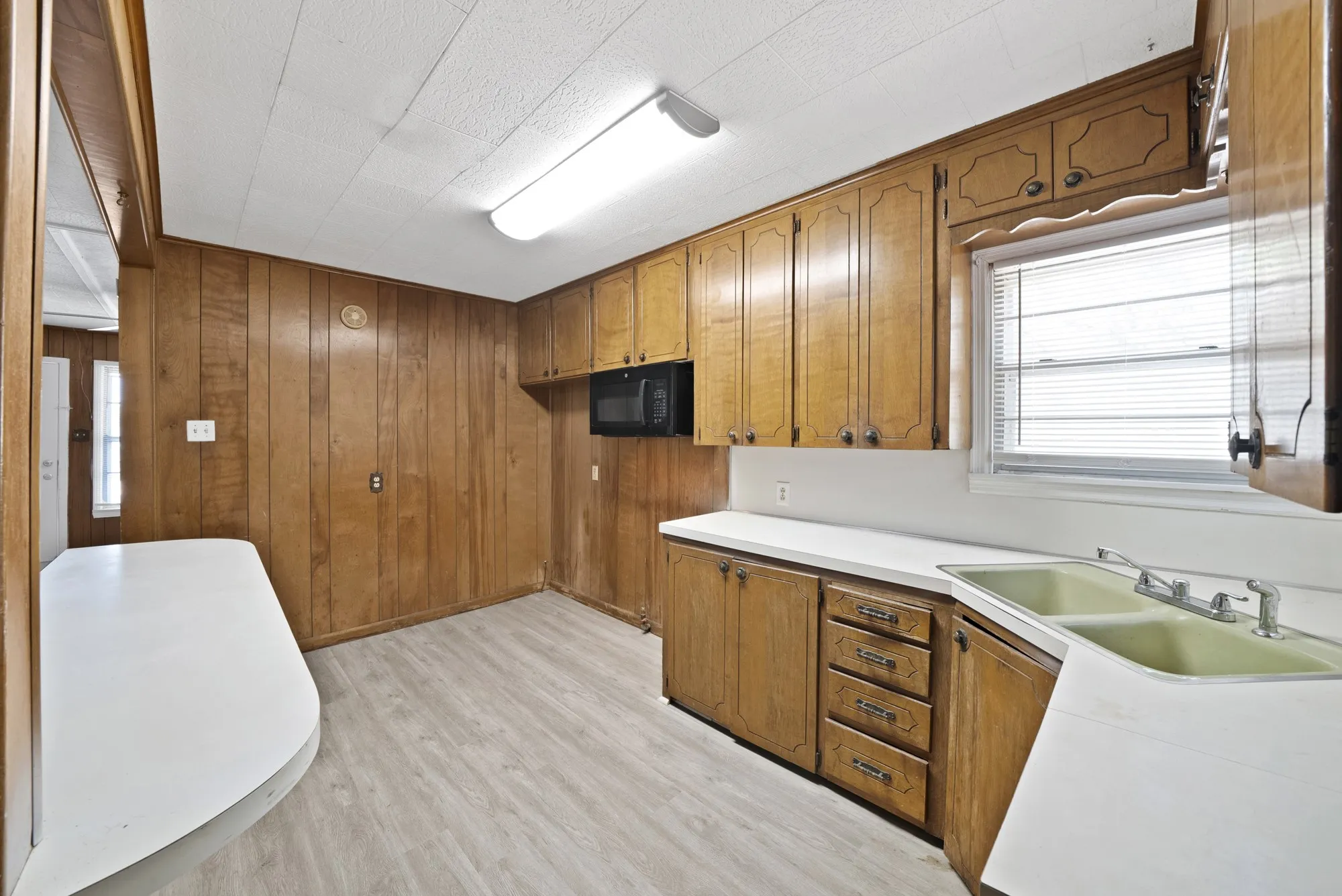 Single Family Residence For Rent in Tarrant County , 2309 8th Avenue, Fort Worth, Texas 76110, 2 Bedroom, 1 Bathroom, 1 Garage spaces, 896 Sqft, built in 1952, mls#21394255, Real Estate Agent in Fort Worth, Homes For Rent in Tarrant county, Homes For Rent in Fort Worth, Realtor in Fort Worth Texas, Real Estate Brokerage Independent Realty Texas, Luminita Cordes Realtor