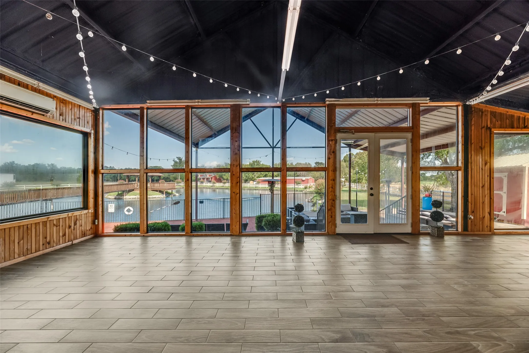 Single Family Residence For Sale in Hunt County , 3091 Interstate 30 W, Caddo Mills, Texas 75135, 7 Bedroom, 7 Bathroom, Garage spaces, 7,600 Sqft, built in 2017, mls#21390056, Real Estate Agent in Caddo Mills, Homes For Sale in Hunt county, Homes For Sale in Caddo Mills, Realtor in Caddo Mills Texas, Real Estate Brokerage Independent Realty Texas, Luminita Cordes Realtor