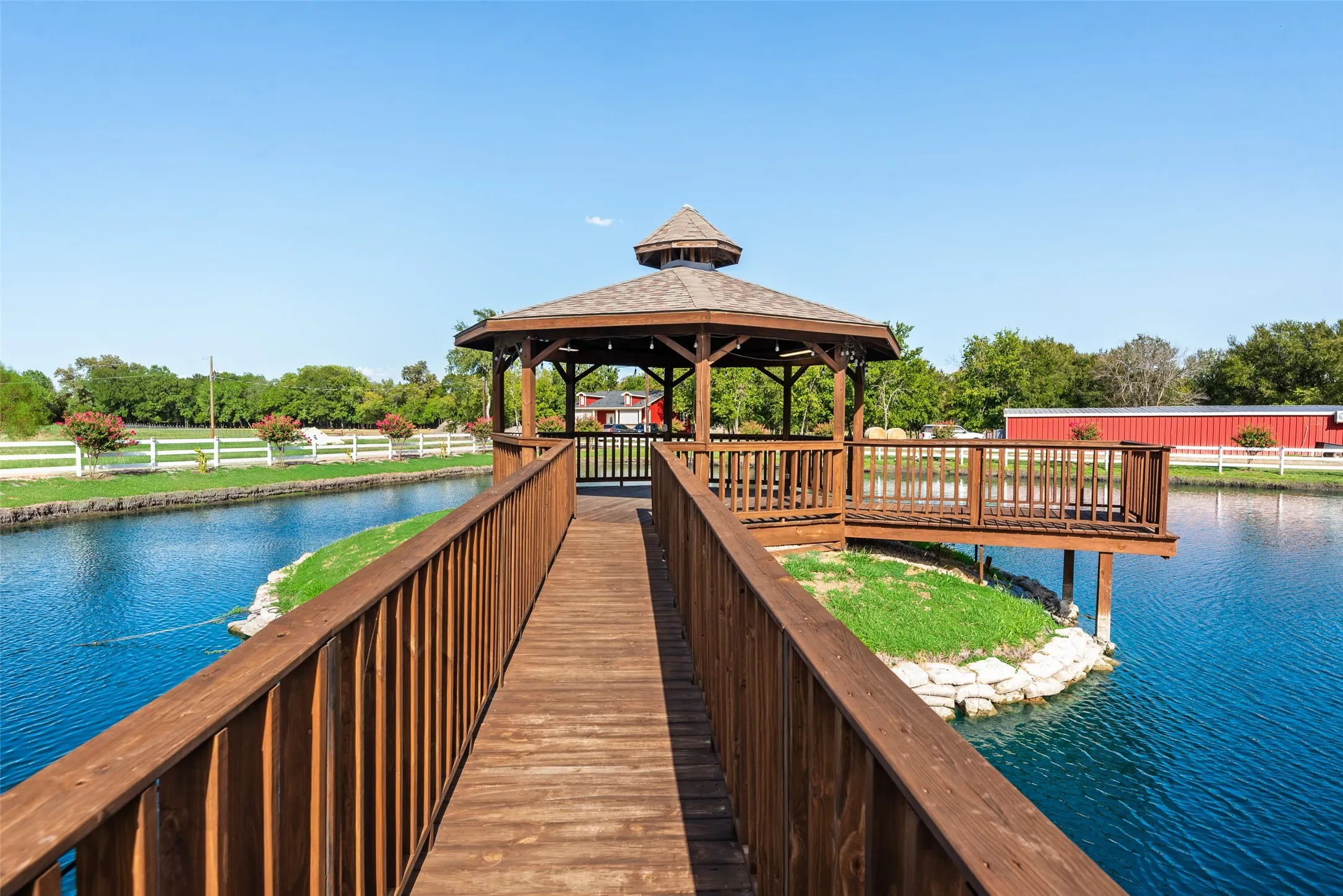 Single Family Residence For Sale in Hunt County , 3091 Interstate 30 W, Caddo Mills, Texas 75135, 7 Bedroom, 7 Bathroom, Garage spaces, 7,600 Sqft, built in 2017, mls#21390056, Real Estate Agent in Caddo Mills, Homes For Sale in Hunt county, Homes For Sale in Caddo Mills, Realtor in Caddo Mills Texas, Real Estate Brokerage Independent Realty Texas, Luminita Cordes Realtor