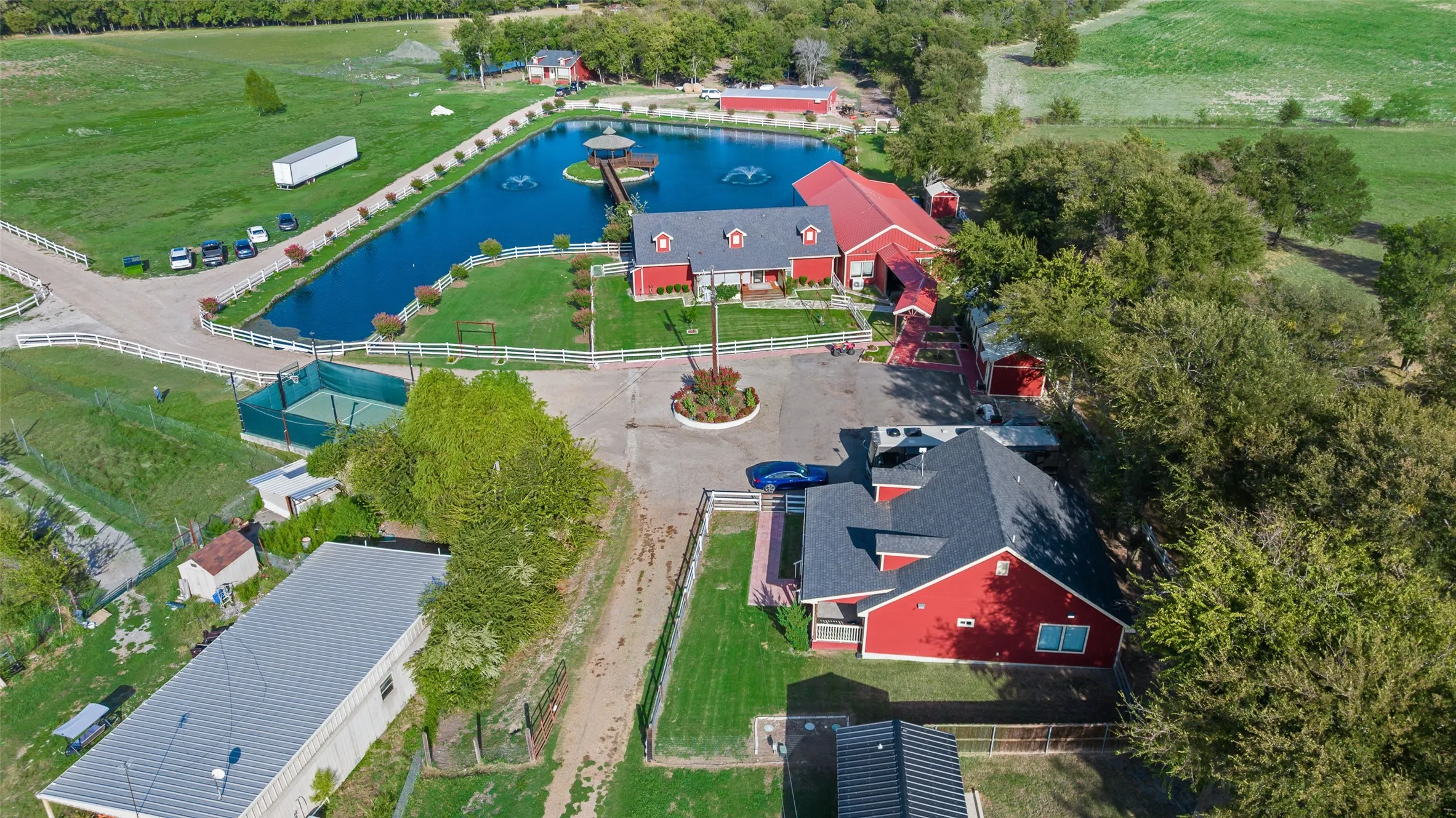 Single Family Residence For Sale in Hunt County , 3091 Interstate 30 W, Caddo Mills, Texas 75135, 7 Bedroom, 7 Bathroom, Garage spaces, 7,600 Sqft, built in 2017, mls#21390056, Real Estate Agent in Caddo Mills, Homes For Sale in Hunt county, Homes For Sale in Caddo Mills, Realtor in Caddo Mills Texas, Real Estate Brokerage Independent Realty Texas, Luminita Cordes Realtor