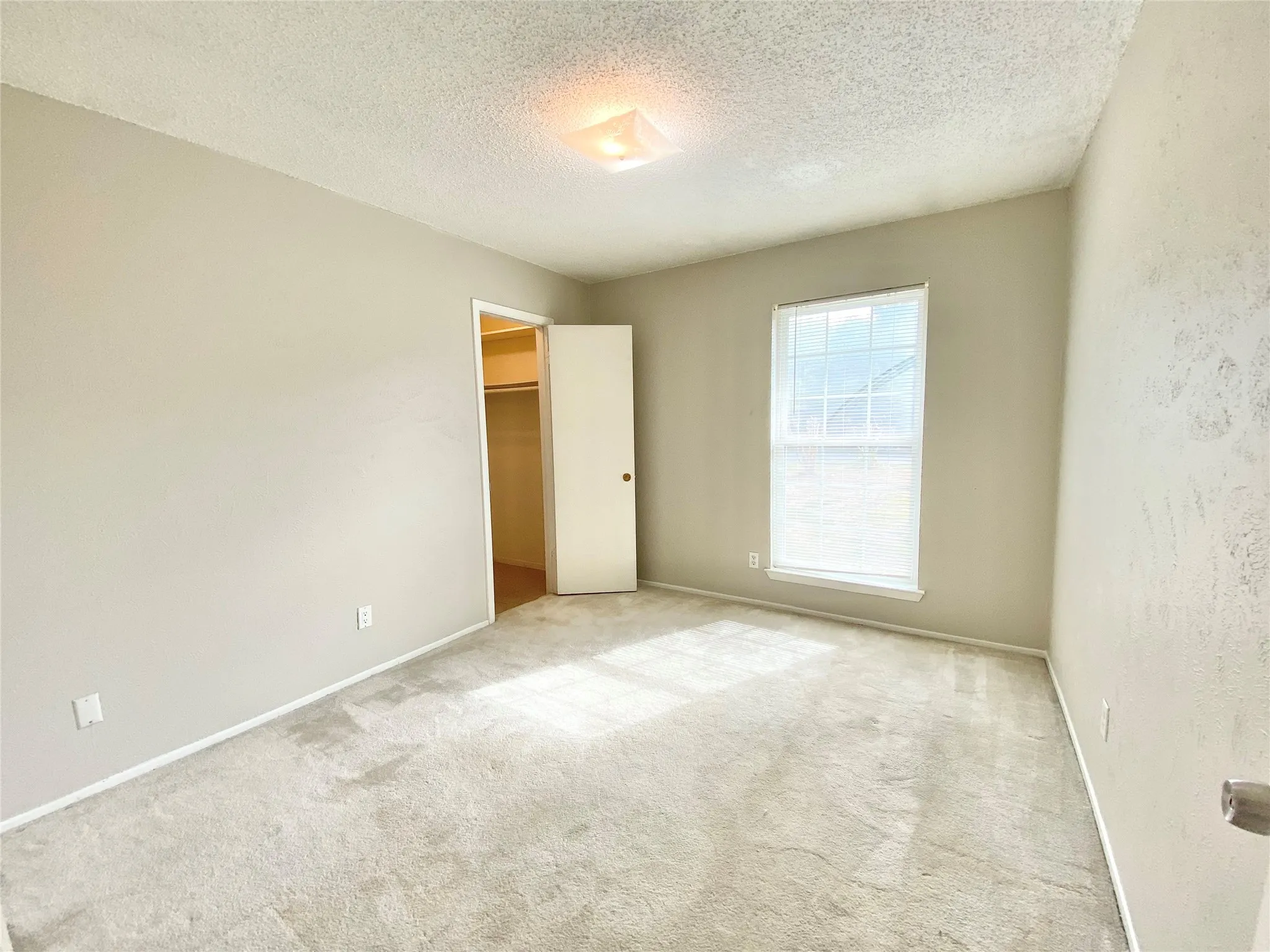 Single Family Residence For Rent in Tarrant County , 701 Victoria Drive, Euless, Texas 76039, 3 Bedroom, 2 Bathroom, 2 Garage spaces, 1,232 Sqft, built in 1971, mls#21395160, Real Estate Agent in Euless, Homes For Rent in Tarrant county, Homes For Rent in Euless, Realtor in Euless Texas, Real Estate Brokerage Independent Realty Texas, Luminita Cordes Realtor