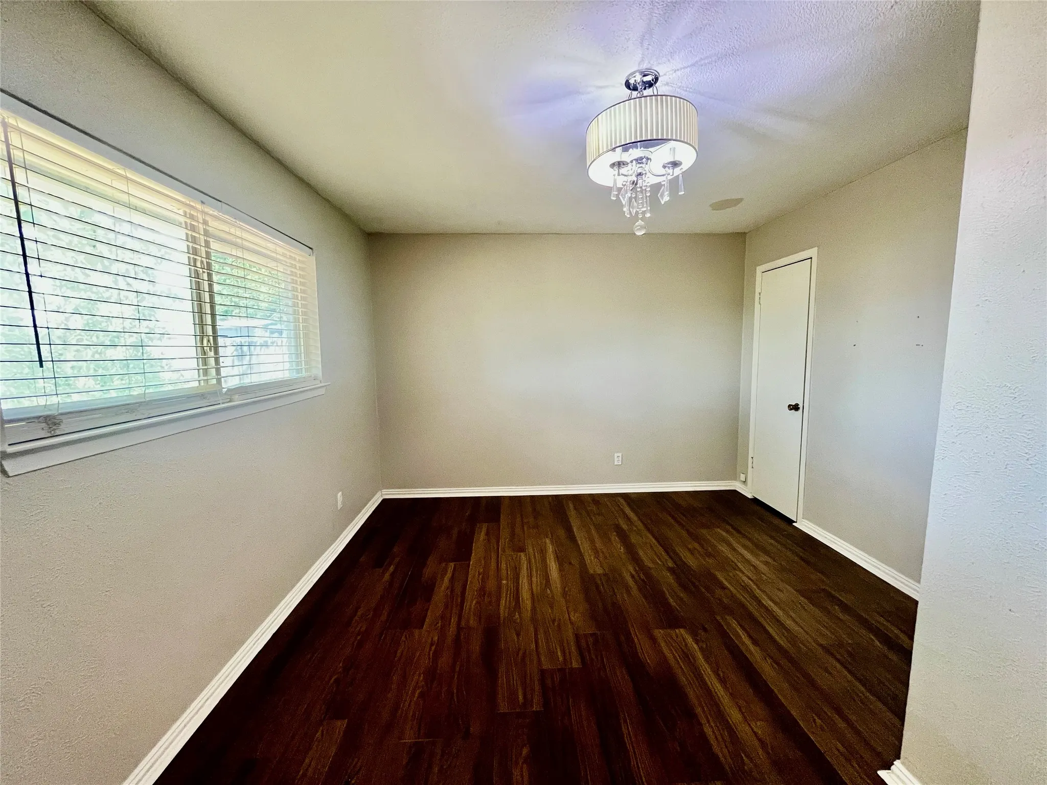 Single Family Residence For Rent in Tarrant County , 701 Victoria Drive, Euless, Texas 76039, 3 Bedroom, 2 Bathroom, 2 Garage spaces, 1,232 Sqft, built in 1971, mls#21395160, Real Estate Agent in Euless, Homes For Rent in Tarrant county, Homes For Rent in Euless, Realtor in Euless Texas, Real Estate Brokerage Independent Realty Texas, Luminita Cordes Realtor