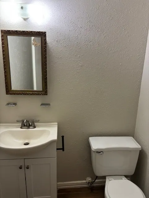 Single Family Residence For Rent in Tarrant County , 701 Victoria Drive, Euless, Texas 76039, 3 Bedroom, 2 Bathroom, 2 Garage spaces, 1,232 Sqft, built in 1971, mls#21395160, Real Estate Agent in Euless, Homes For Rent in Tarrant county, Homes For Rent in Euless, Realtor in Euless Texas, Real Estate Brokerage Independent Realty Texas, Luminita Cordes Realtor