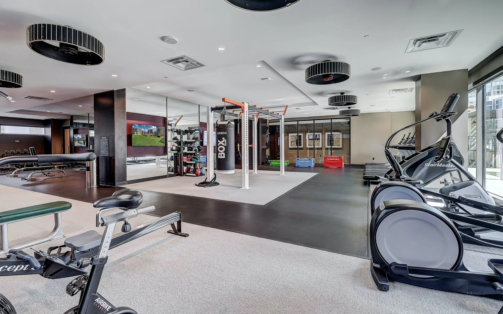 Condominium For Rent in Dallas County , 2323 N Akard Street 1401, Dallas, Texas 75201, 3 Bedroom, 4 Bathroom, 3 Garage spaces, 2,556 Sqft, built in 2018, mls#21396726, Real Estate Agent in Dallas, Homes For Rent in Dallas county, Homes For Rent in Dallas, Realtor in Dallas Texas, Real Estate Brokerage Independent Realty Texas, Luminita Cordes Realtor