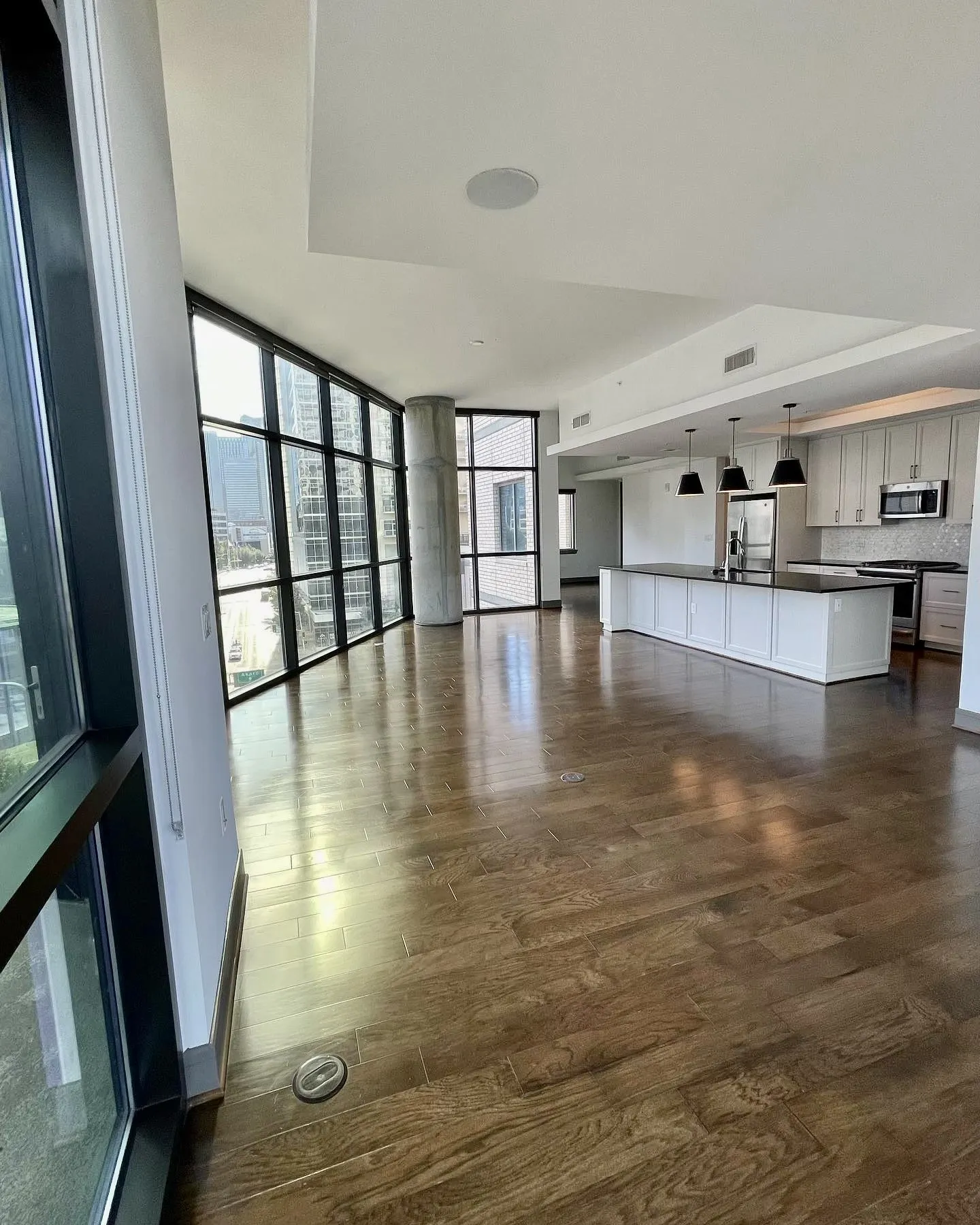 Condominium For Rent in Dallas County , 2323 N Akard Street 1401, Dallas, Texas 75201, 3 Bedroom, 4 Bathroom, 3 Garage spaces, 2,556 Sqft, built in 2018, mls#21396726, Real Estate Agent in Dallas, Homes For Rent in Dallas county, Homes For Rent in Dallas, Realtor in Dallas Texas, Real Estate Brokerage Independent Realty Texas, Luminita Cordes Realtor