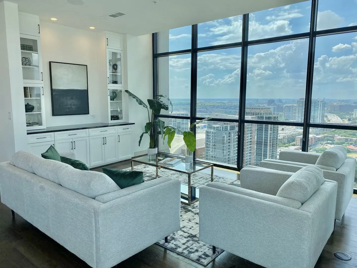 Condominium For Rent in Dallas County , 2323 N Akard Street 1401, Dallas, Texas 75201, 3 Bedroom, 4 Bathroom, 3 Garage spaces, 2,556 Sqft, built in 2018, mls#21396726, Real Estate Agent in Dallas, Homes For Rent in Dallas county, Homes For Rent in Dallas, Realtor in Dallas Texas, Real Estate Brokerage Independent Realty Texas, Luminita Cordes Realtor