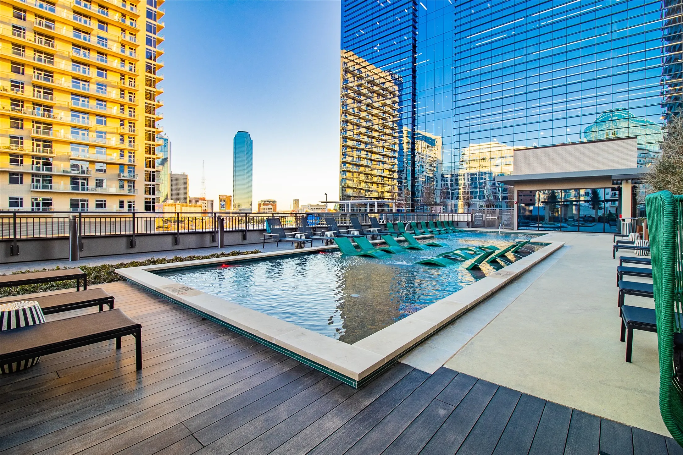 Condominium For Rent in Dallas County , 2323 N Akard Street 1401, Dallas, Texas 75201, 3 Bedroom, 4 Bathroom, 3 Garage spaces, 2,556 Sqft, built in 2018, mls#21396726, Real Estate Agent in Dallas, Homes For Rent in Dallas county, Homes For Rent in Dallas, Realtor in Dallas Texas, Real Estate Brokerage Independent Realty Texas, Luminita Cordes Realtor