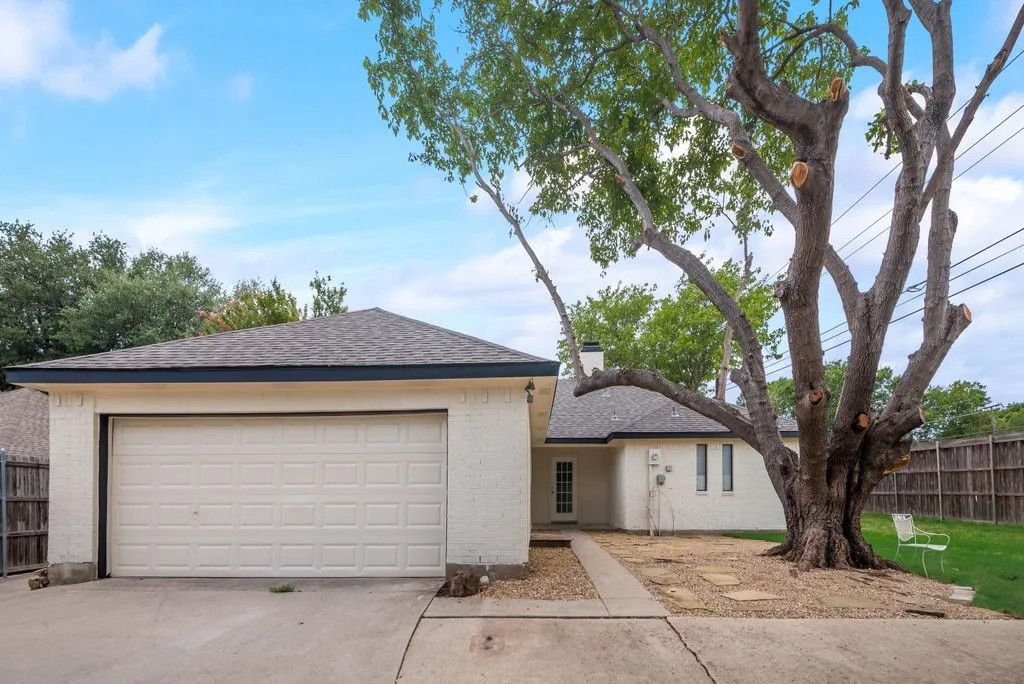 Single Family Residence For Rent in Collin County , 8880 Woodstream Drive, Frisco, Texas 75034, 3 Bedroom, 2 Bathroom, 2 Garage spaces, 1,648 Sqft, built in 1983, mls#21396733, Real Estate Agent in Frisco, Homes For Rent in Collin county, Homes For Rent in Frisco, Realtor in Frisco Texas, Real Estate Brokerage Independent Realty Texas, Luminita Cordes Realtor